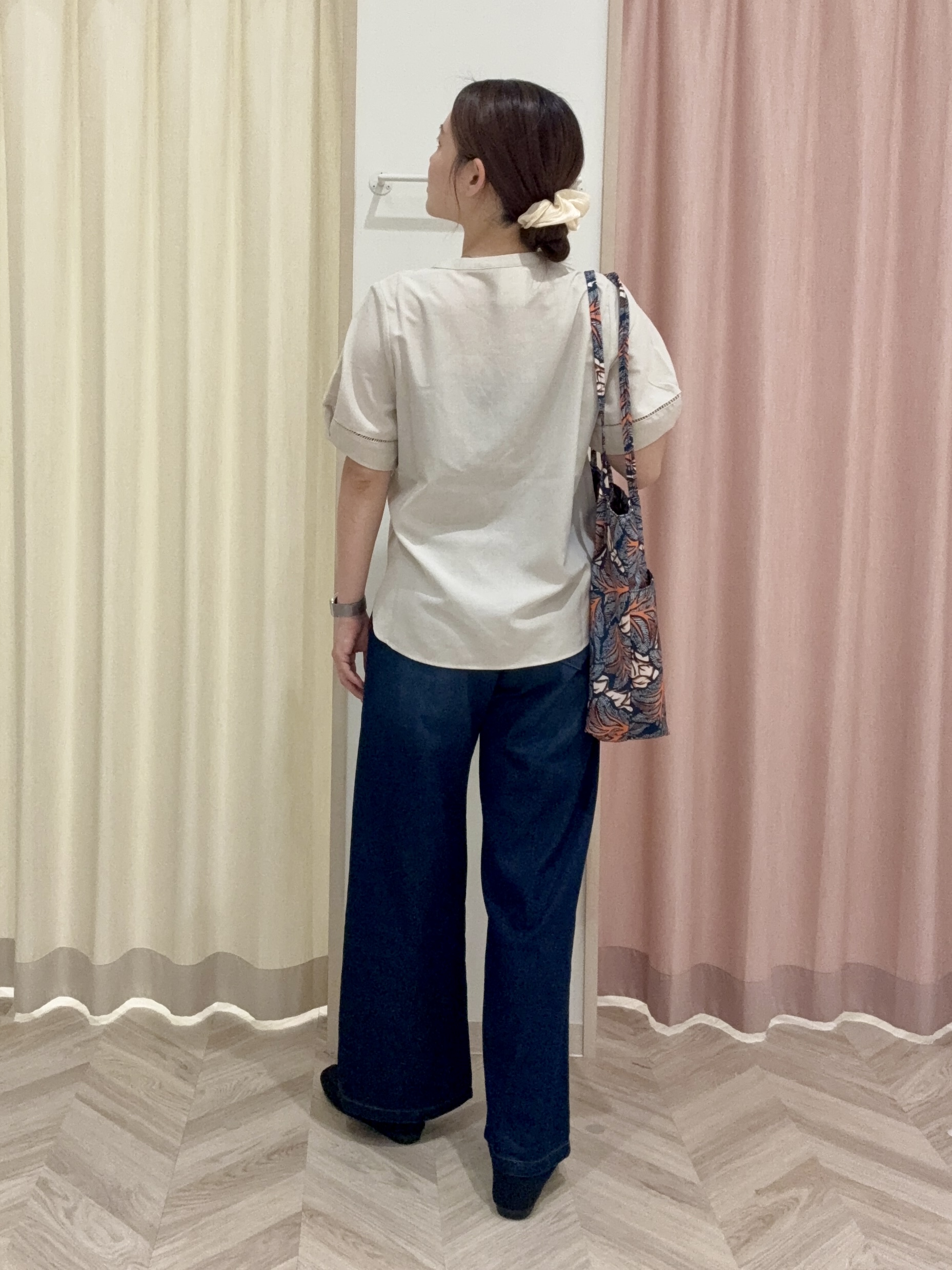 kさんの「SHOO･LA･RUE｜【洗濯後しわになりにくい/インせずきまる】シンプルだけど女性らしい 麻調スキッパーブラウス」を使ったコーディネート