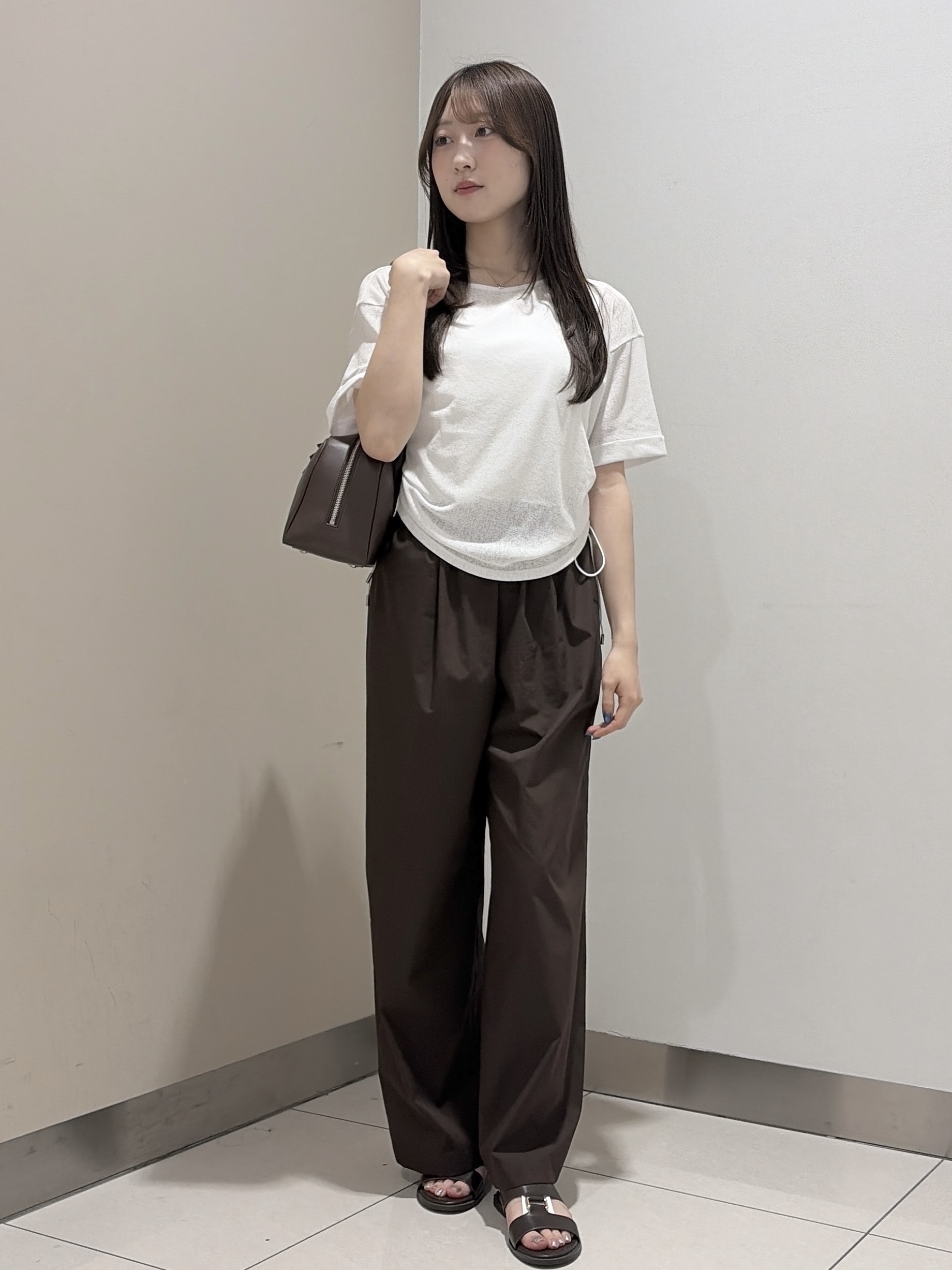 岡田美詩さんの「UNTITLED｜【絞れる/シアー】ドロストプルオーバージャージ」を使ったコーディネート