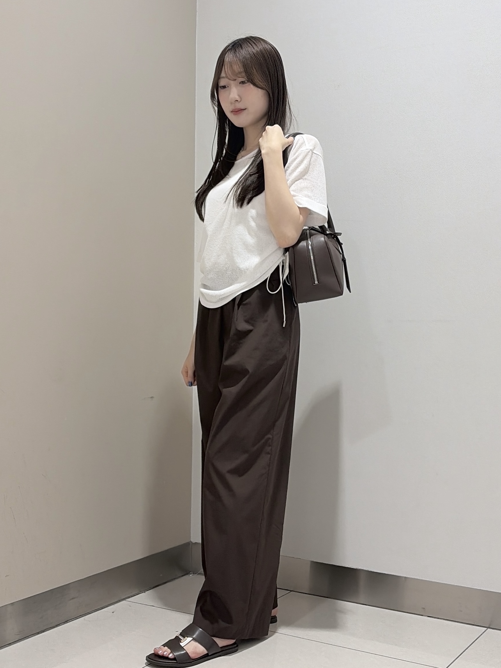 岡田美詩さんの「UNTITLED｜【絞れる/シアー】ドロストプルオーバージャージ」を使ったコーディネート
