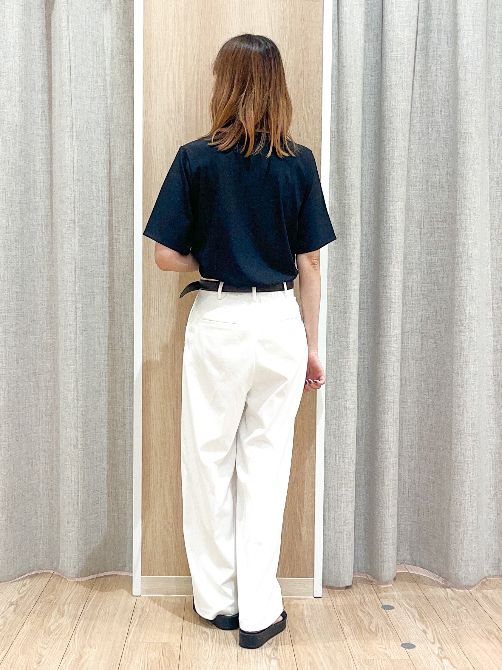 みーちゃんさんの「grove｜着るだけで旬顔 ドレープネックテレコTシャツ」を使ったコーディネート