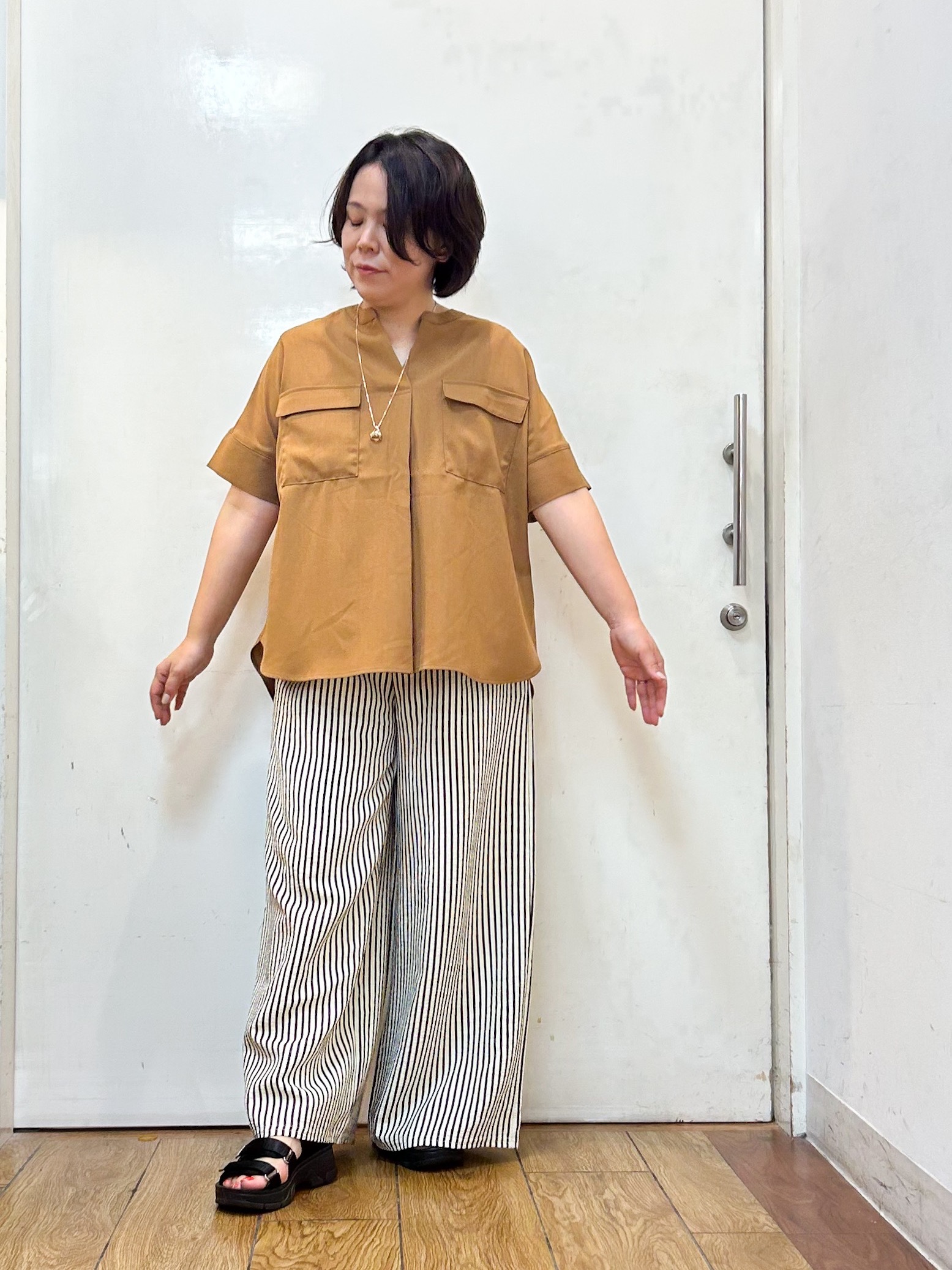 haruさんの「SHOO･LA･RUE｜【洗濯後しわになりにくい/UV/吸水速乾】Wポケットが目を引く オンオフ使えるスキッパーブラウス」を使ったコーディネート