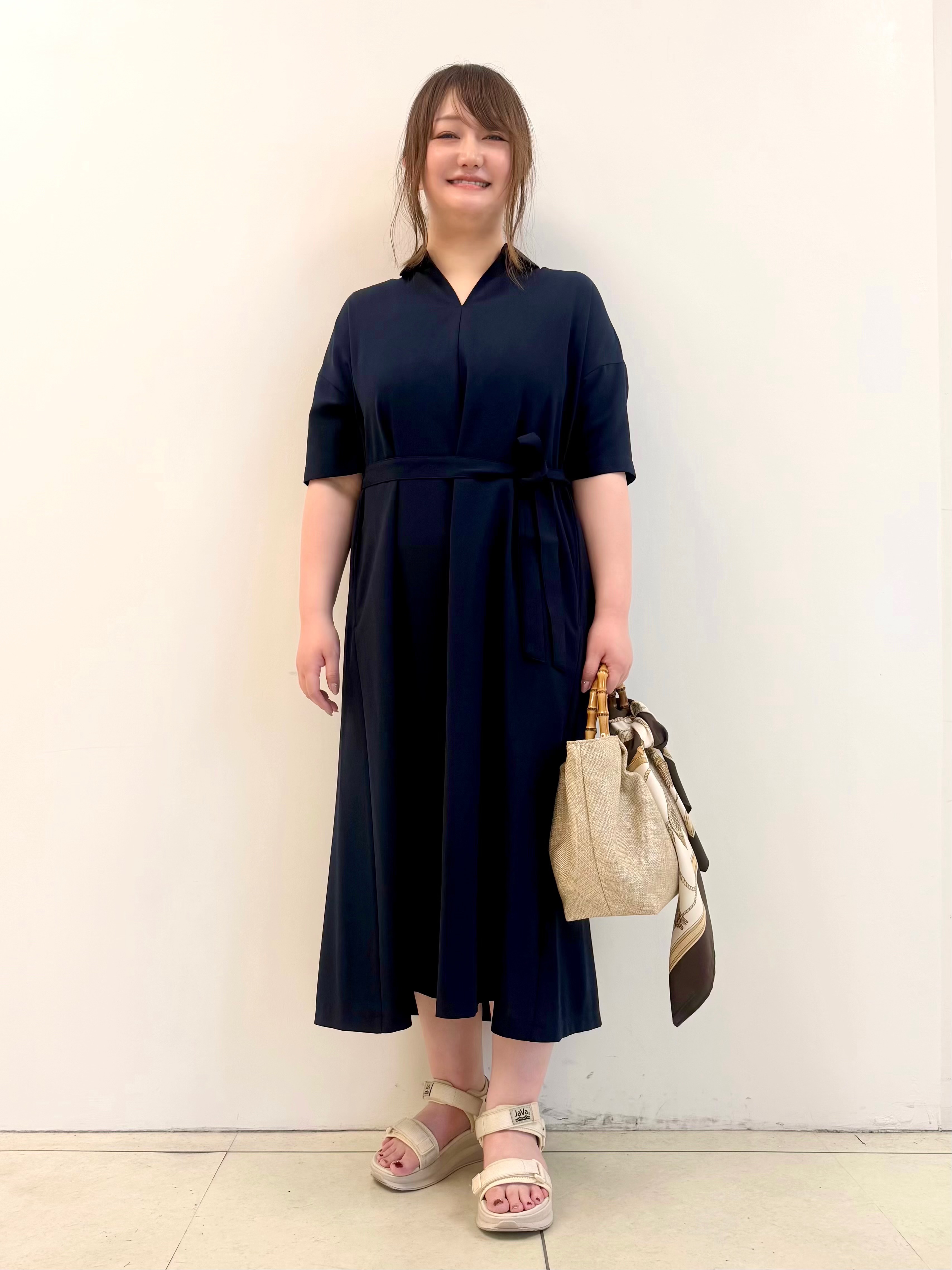  IRIさんの「UNTITLED｜【初秋も活躍/UVカット/接触冷感】エアリークールワンピース」を使ったコーディネート
