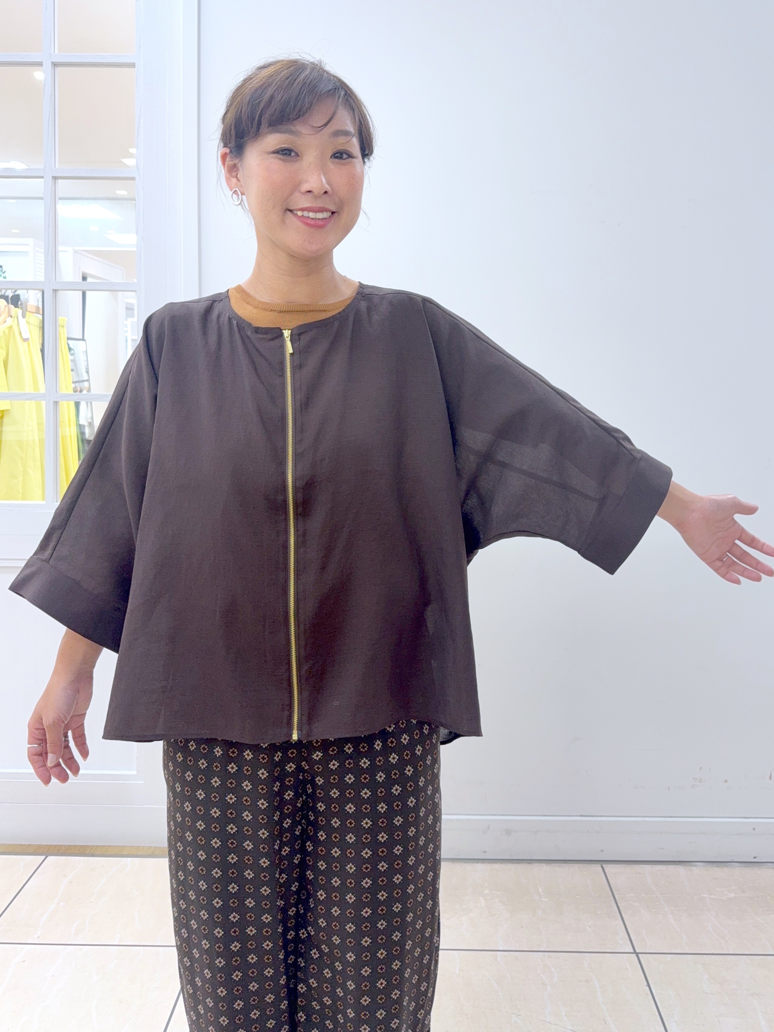 Osawaさんの「Dessin｜【秋羽織り/洗える】ドルマンスリーブ 6分袖シアーシャツブルゾン」を使ったコーディネート