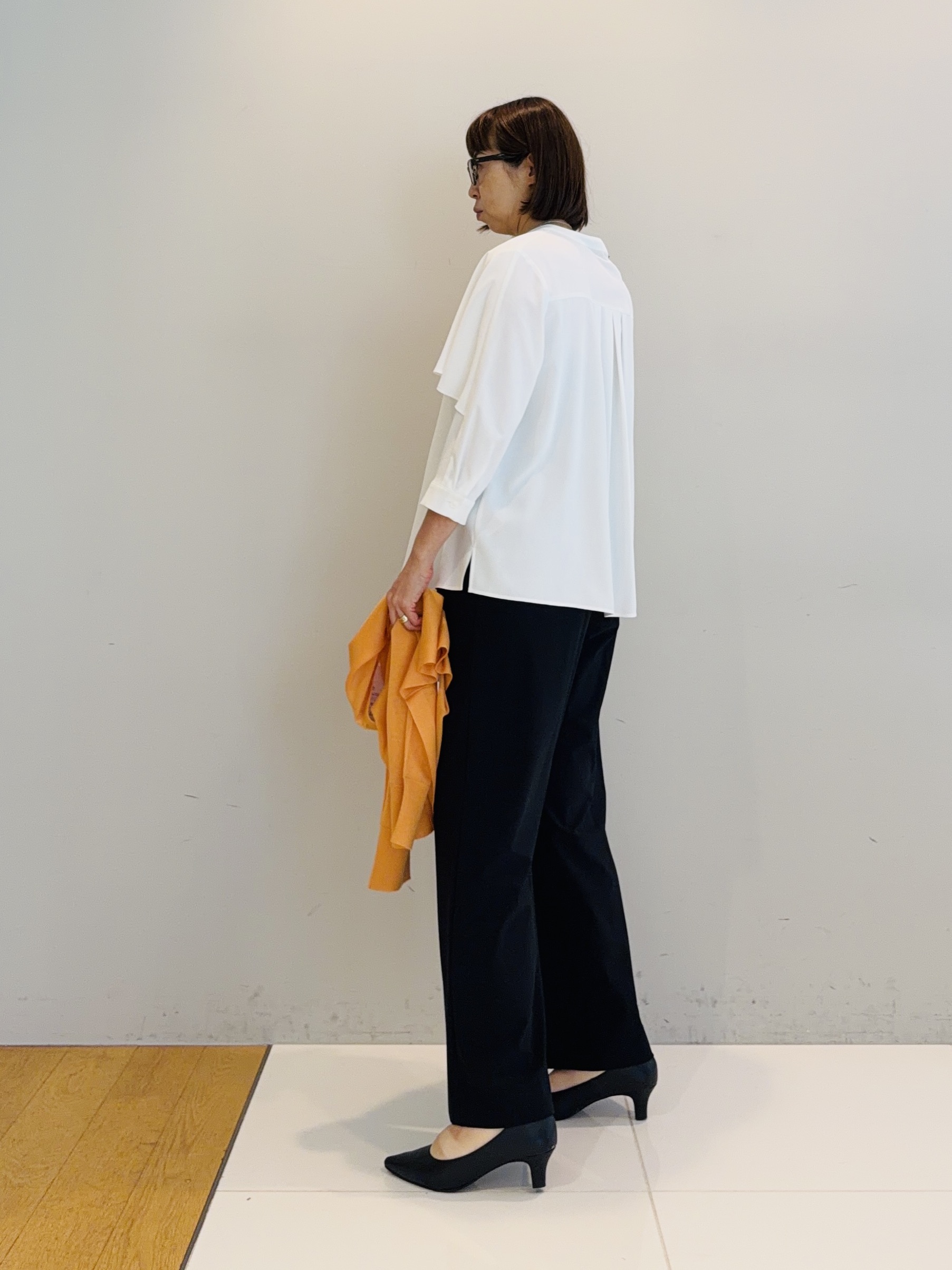 murayamaさんの「INDIVI｜【羽織りにも！/UVケア/着る日傘】ケープ風ブラウス」を使ったコーディネート