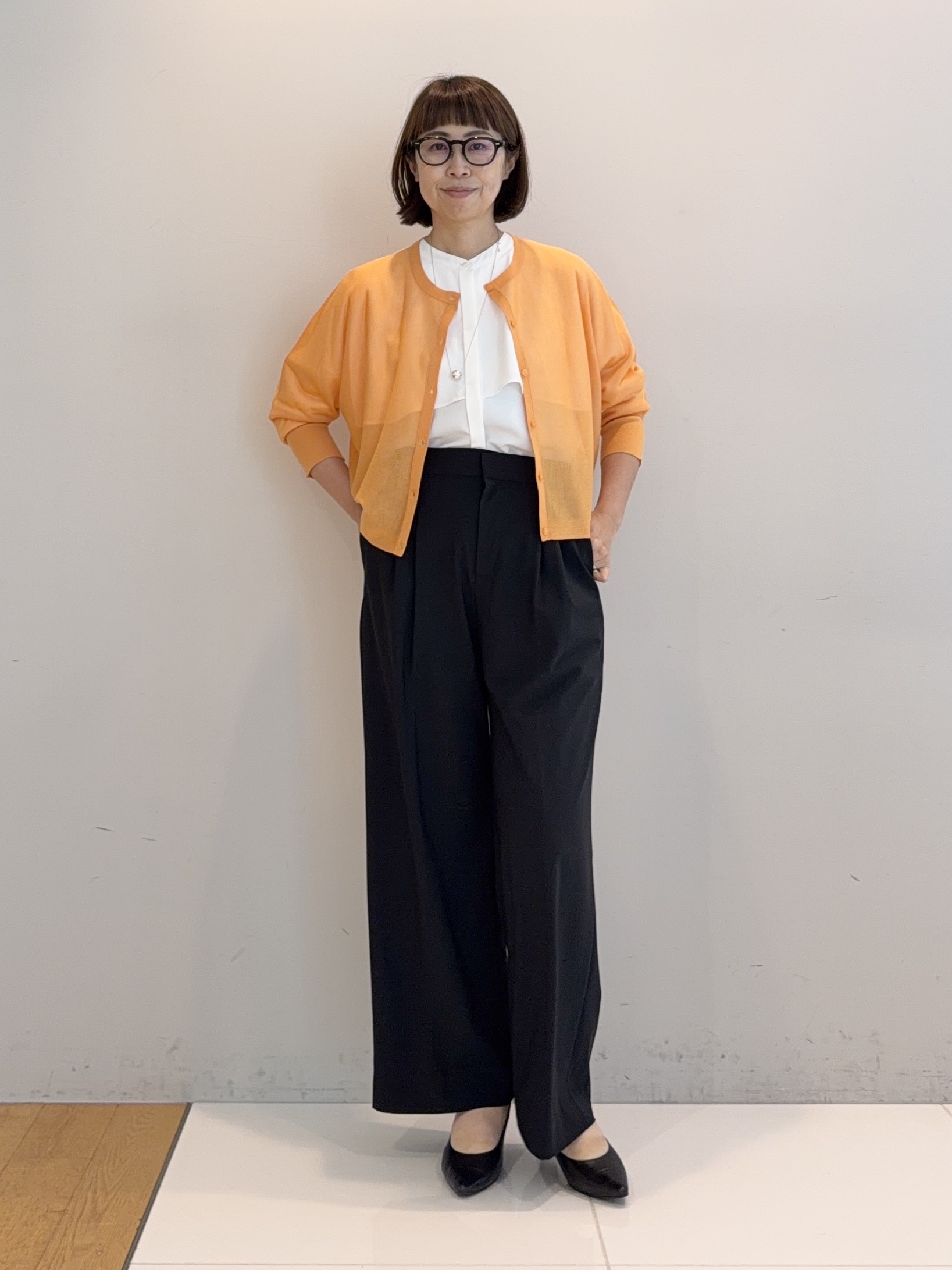 murayamaさんの「INDIVI｜【羽織りにも！/UVケア/着る日傘】ケープ風ブラウス」を使ったコーディネート