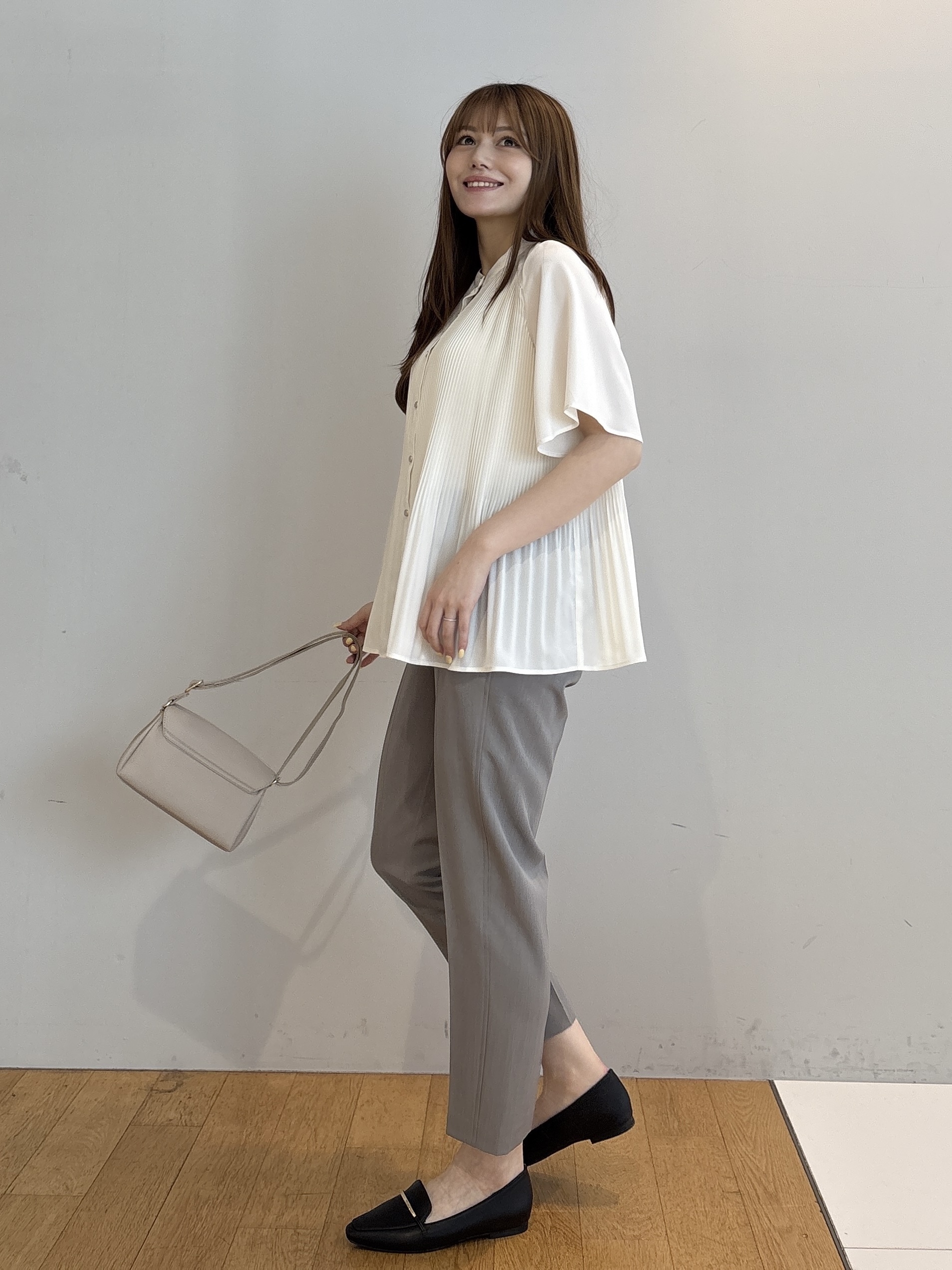 sayaさんの「grove｜【体型カバー◎】大人フェミニン消しプリーツブラウス」を使ったコーディネート
