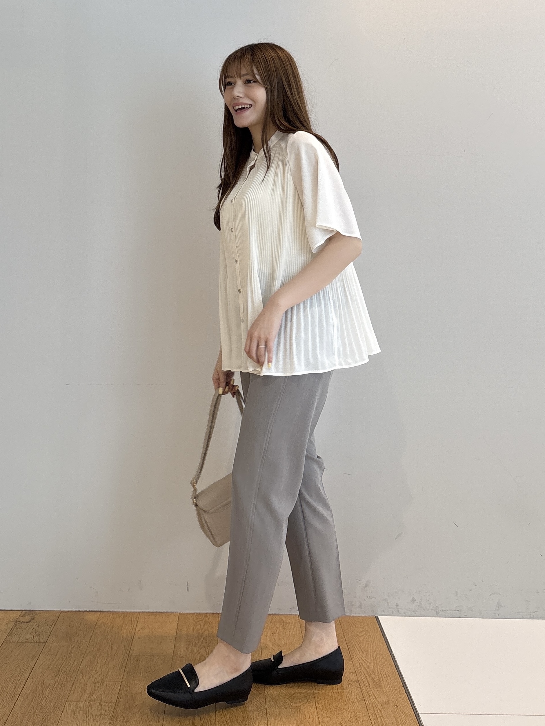 sayaさんの「grove｜【体型カバー◎】大人フェミニン消しプリーツブラウス」を使ったコーディネート