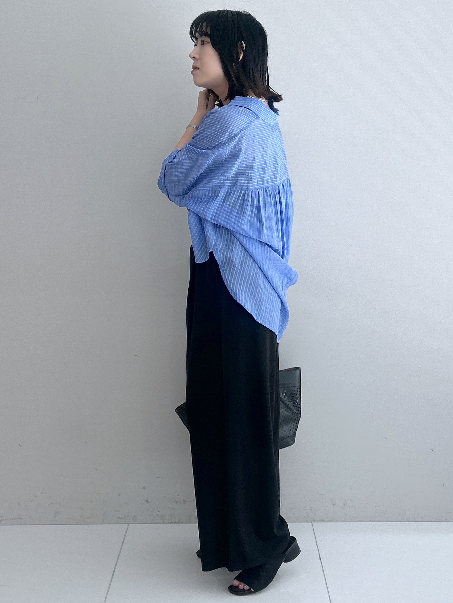 Hirokaさんの「grove｜【洗濯機◎・体型カバー】ON/OFF使える、シアースキッパーシャツ」を使ったコーディネート