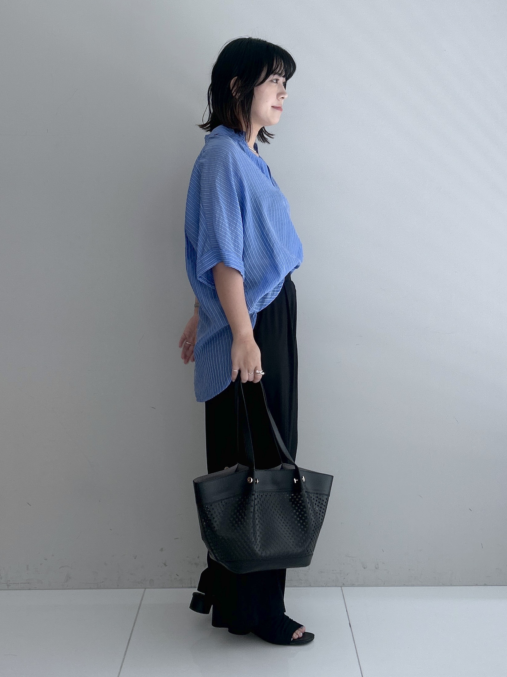 Hirokaさんの「grove｜【洗濯機◎・体型カバー】ON/OFF使える、シアースキッパーシャツ」を使ったコーディネート