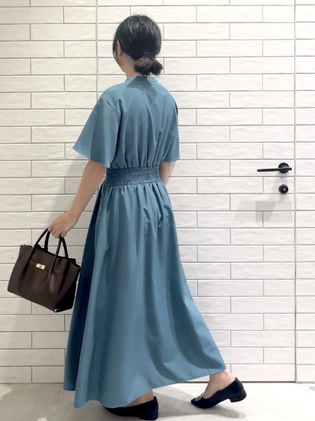 しおりさんの「OPAQUE.CLIP｜スキッパーシャツワンピース【洗濯機OK／イージーアイロン】」を使ったコーディネート