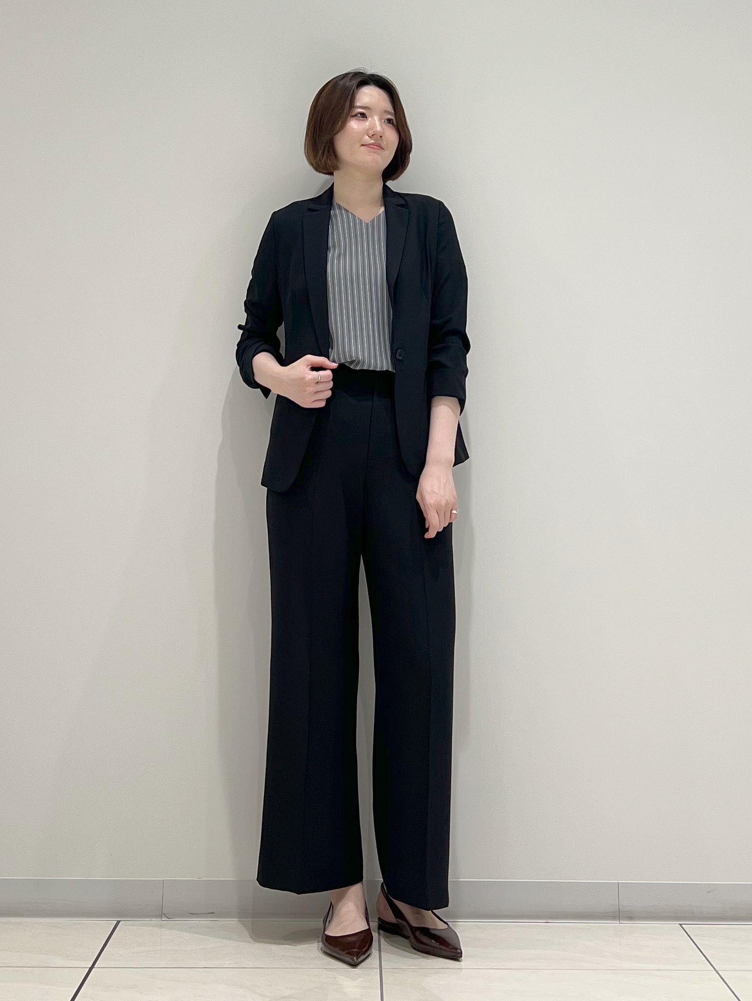 T.Kさんの「INDIVI｜【洗える／スーツインナー／UVケア】Vネックストライプブラウス」を使ったコーディネート