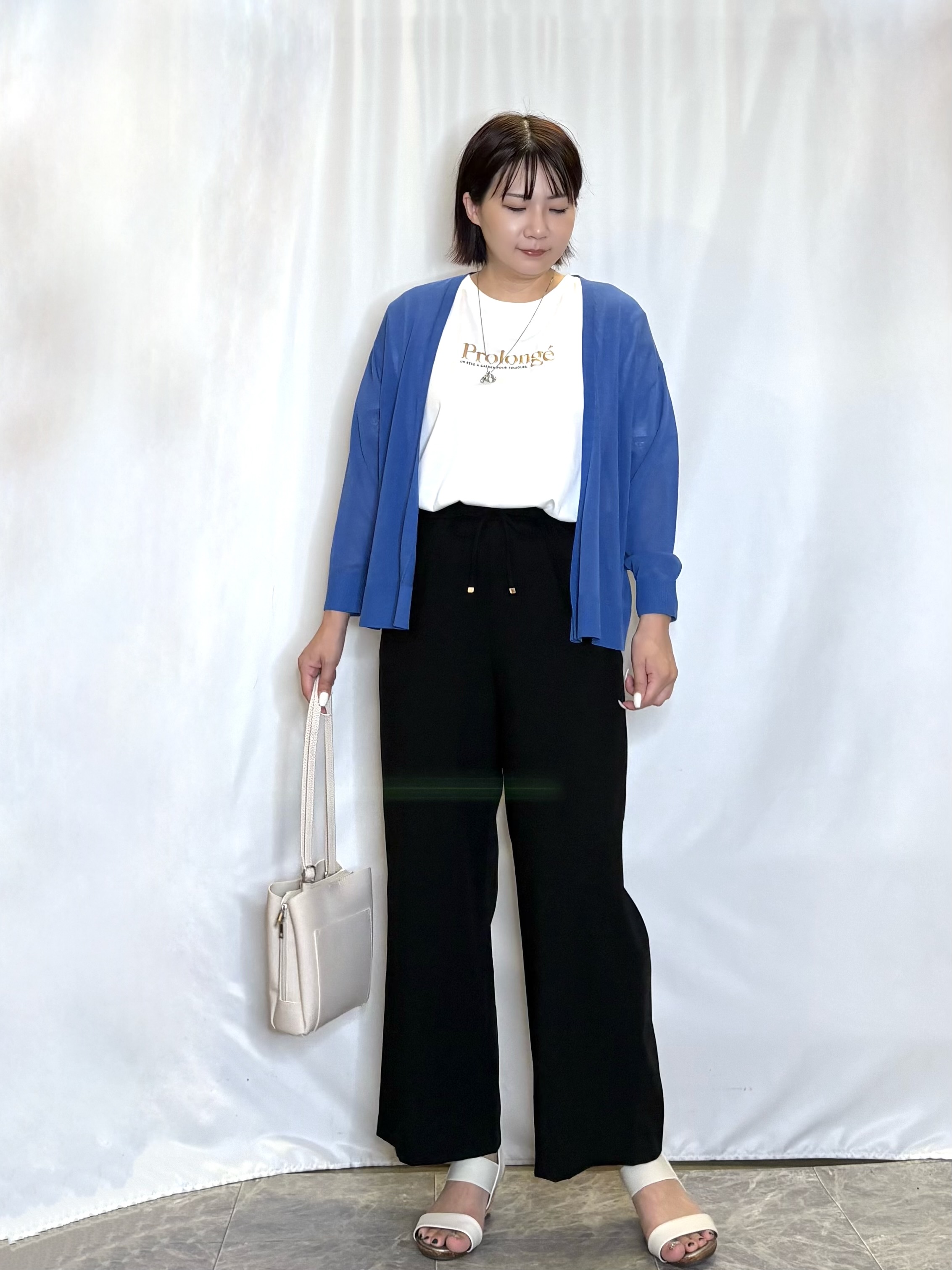 ネリさんの「SHOO･LA･RUE｜【洗濯機可/S-LL】オンにもオフにも マルチに使えるボタンレスカーディガン」を使ったコーディネート