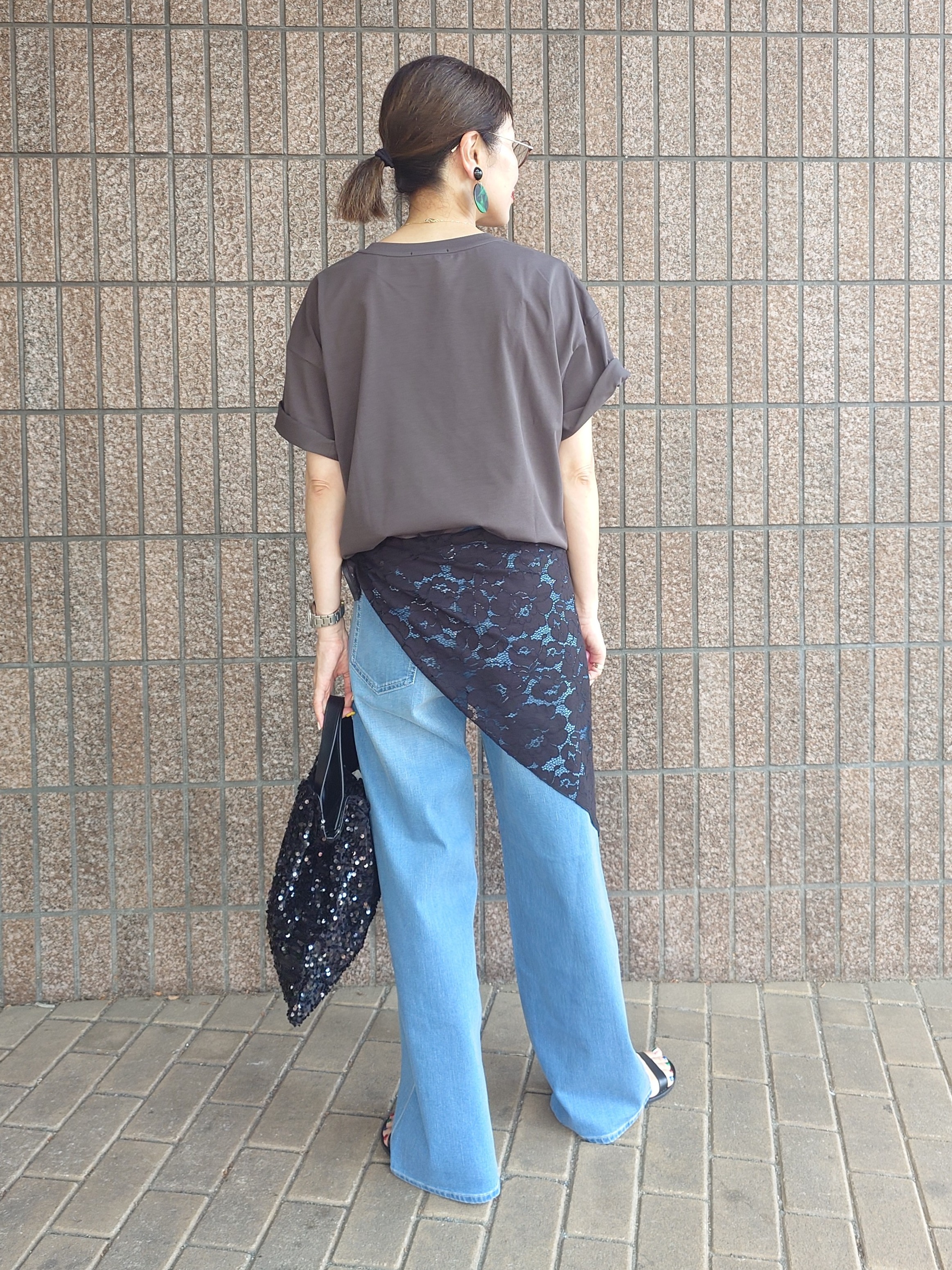MUTSUKOさんの「UNTITLED｜【丈感すっきり】ベロアプリントロゴT」を使ったコーディネート