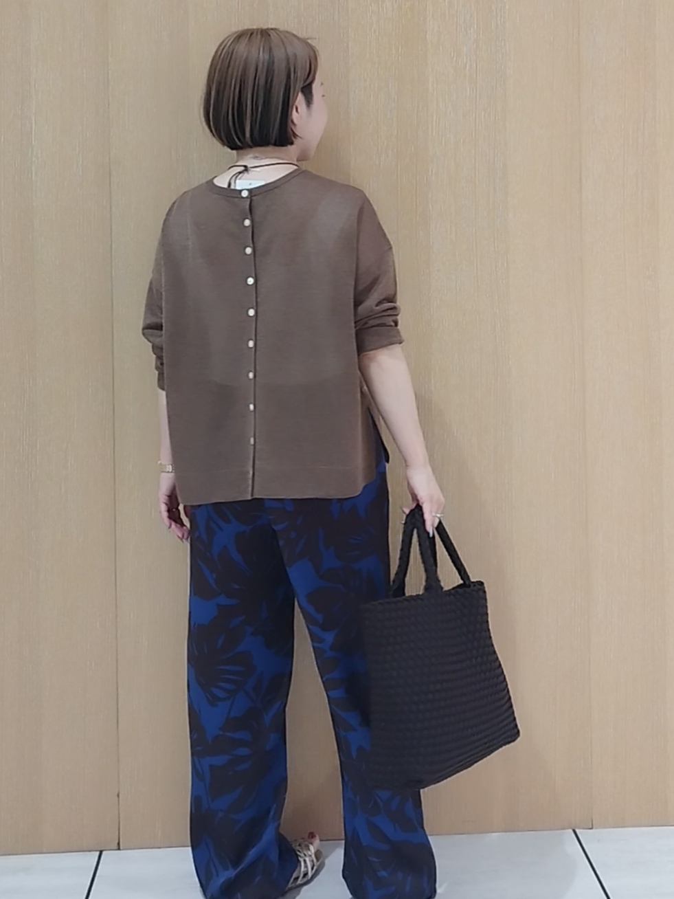 s u g iさんの「UNTITLED｜【アンサンブル可/秋羽織り/シアー】前後2WAYカーディガン」を使ったコーディネート