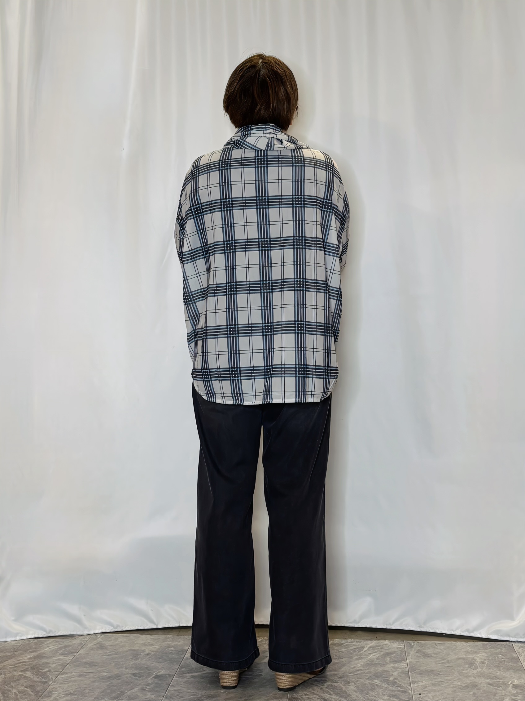 たみさんの「SHOO･LA･RUE｜【洗濯機可/体型カバー】程よい透け感の ゆるシア―シャツパーカ」を使ったコーディネート