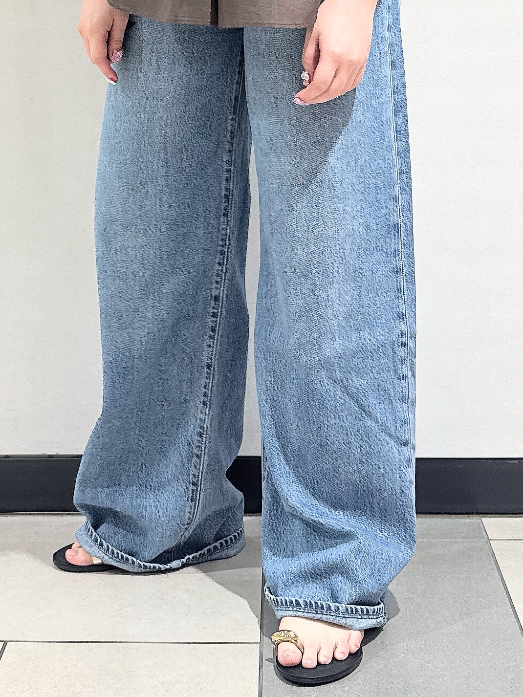 なかもとあきさんの「DRESSTERIOR｜フレンチスリーブ スキッパーブラウス」を使ったコーディネート
