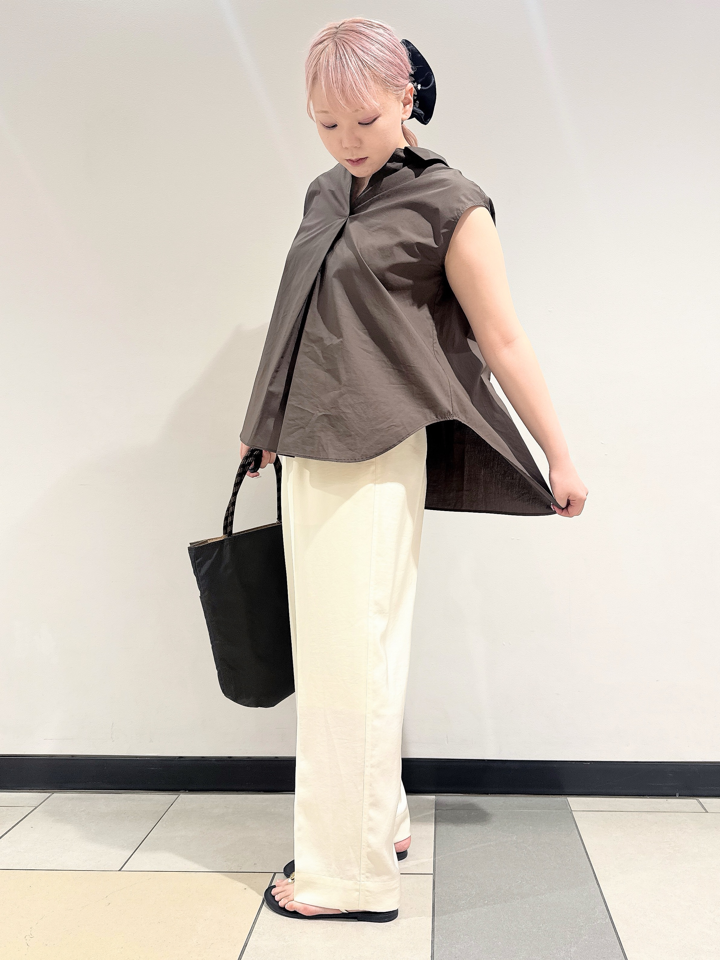 なかもとあきさんの「DRESSTERIOR｜フレンチスリーブ スキッパーブラウス」を使ったコーディネート