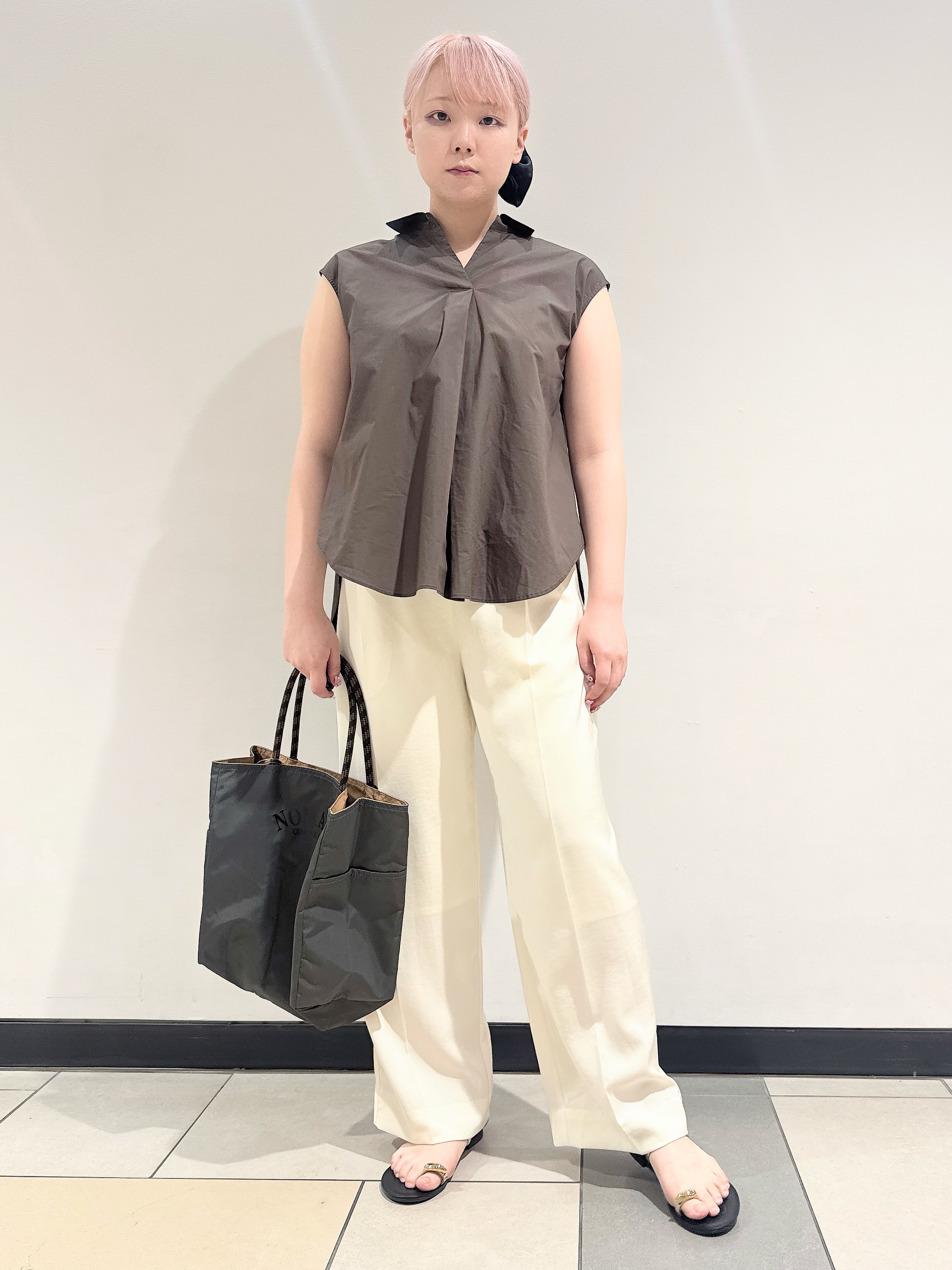なかもとあきさんの「DRESSTERIOR｜フレンチスリーブ スキッパーブラウス」を使ったコーディネート