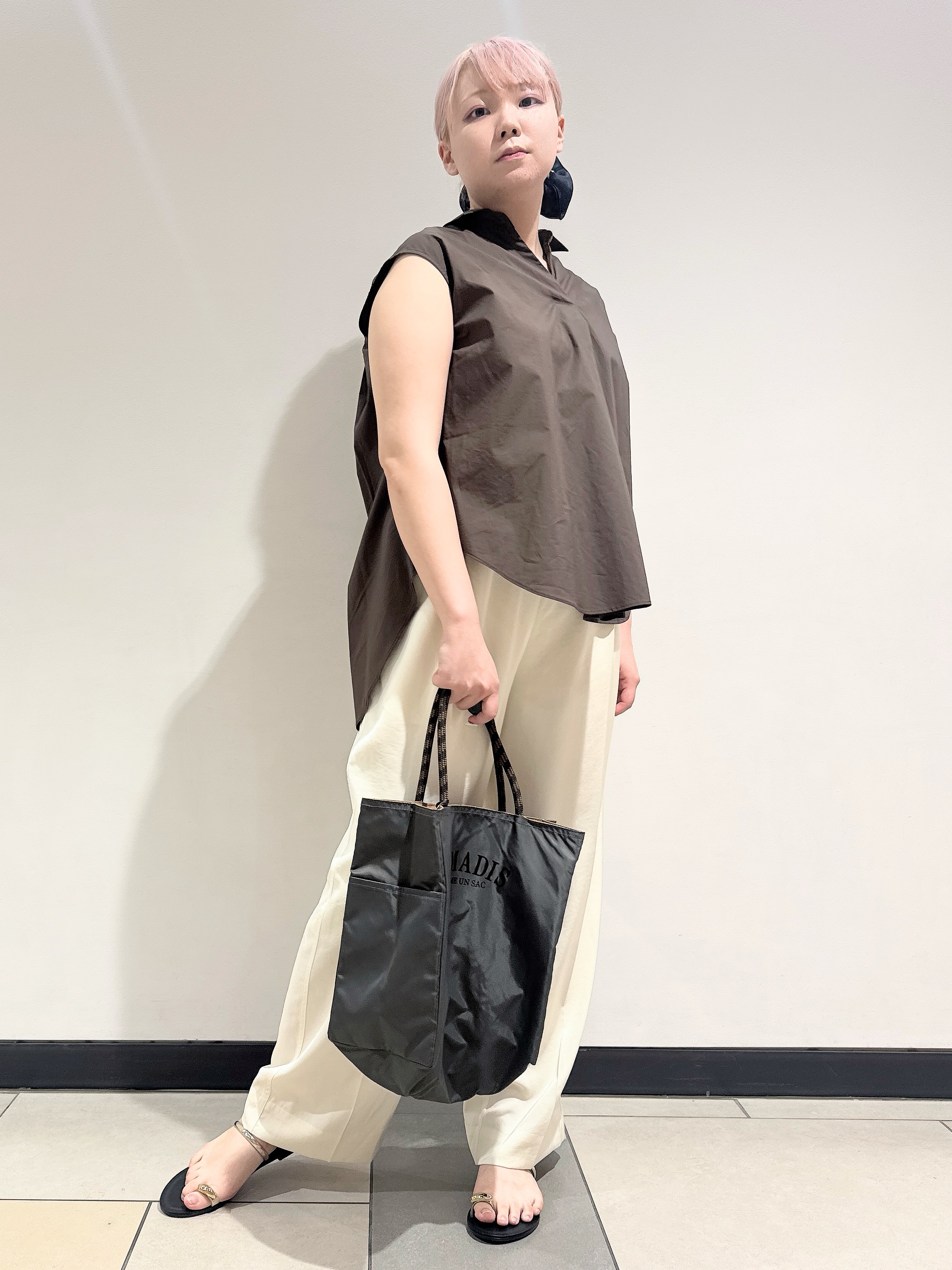 なかもとあきさんの「DRESSTERIOR｜フレンチスリーブ スキッパーブラウス」を使ったコーディネート