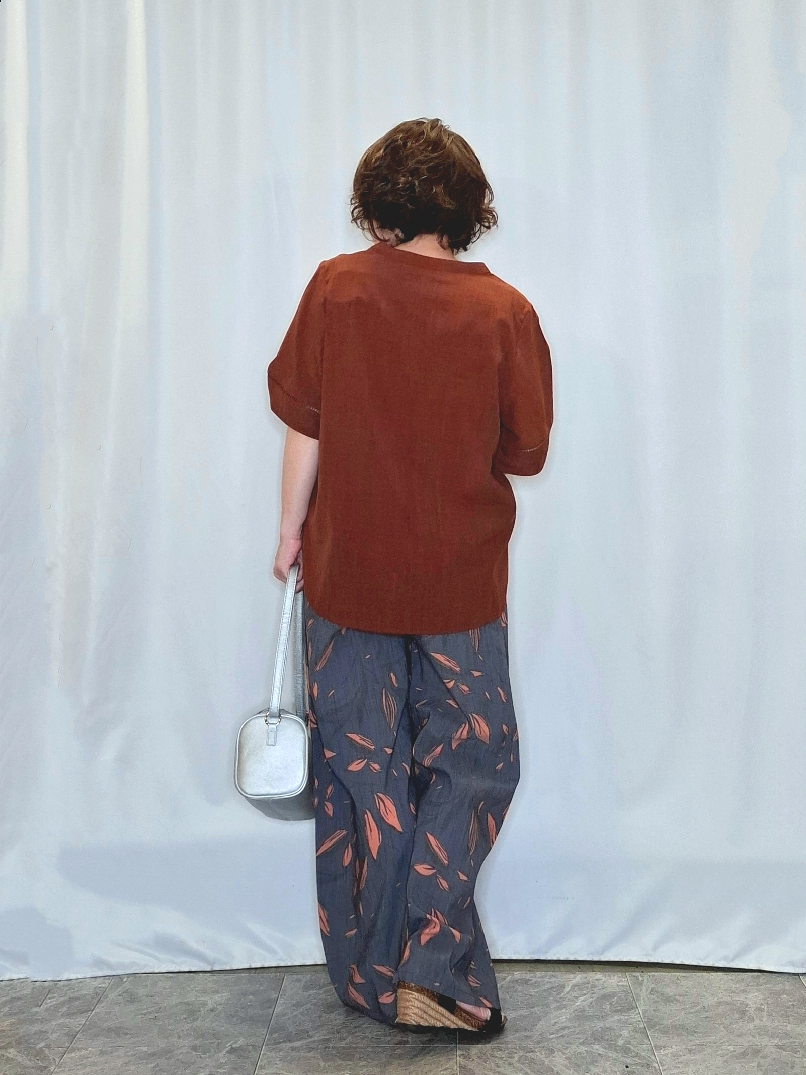 ぬーさんの「SHOO･LA･RUE｜【洗濯後しわになりにくい/インせずきまる】シンプルだけど女性らしい 麻調スキッパーブラウス」を使ったコーディネート