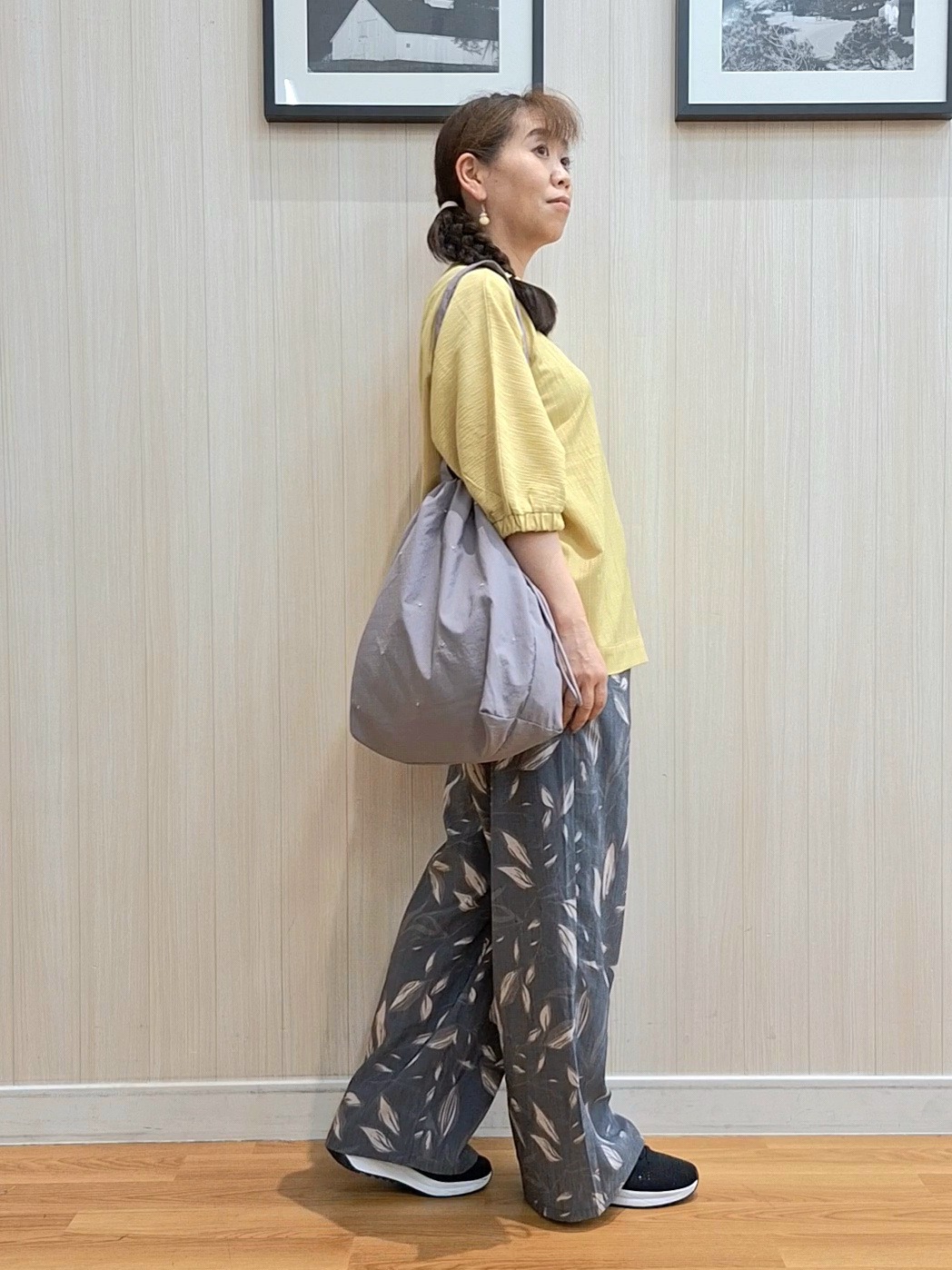 Saoさんの「SHOO･LA･RUE｜【インせず着られる/洗濯後しわになりにくい】しぼしぼドルマンブラウス」を使ったコーディネート