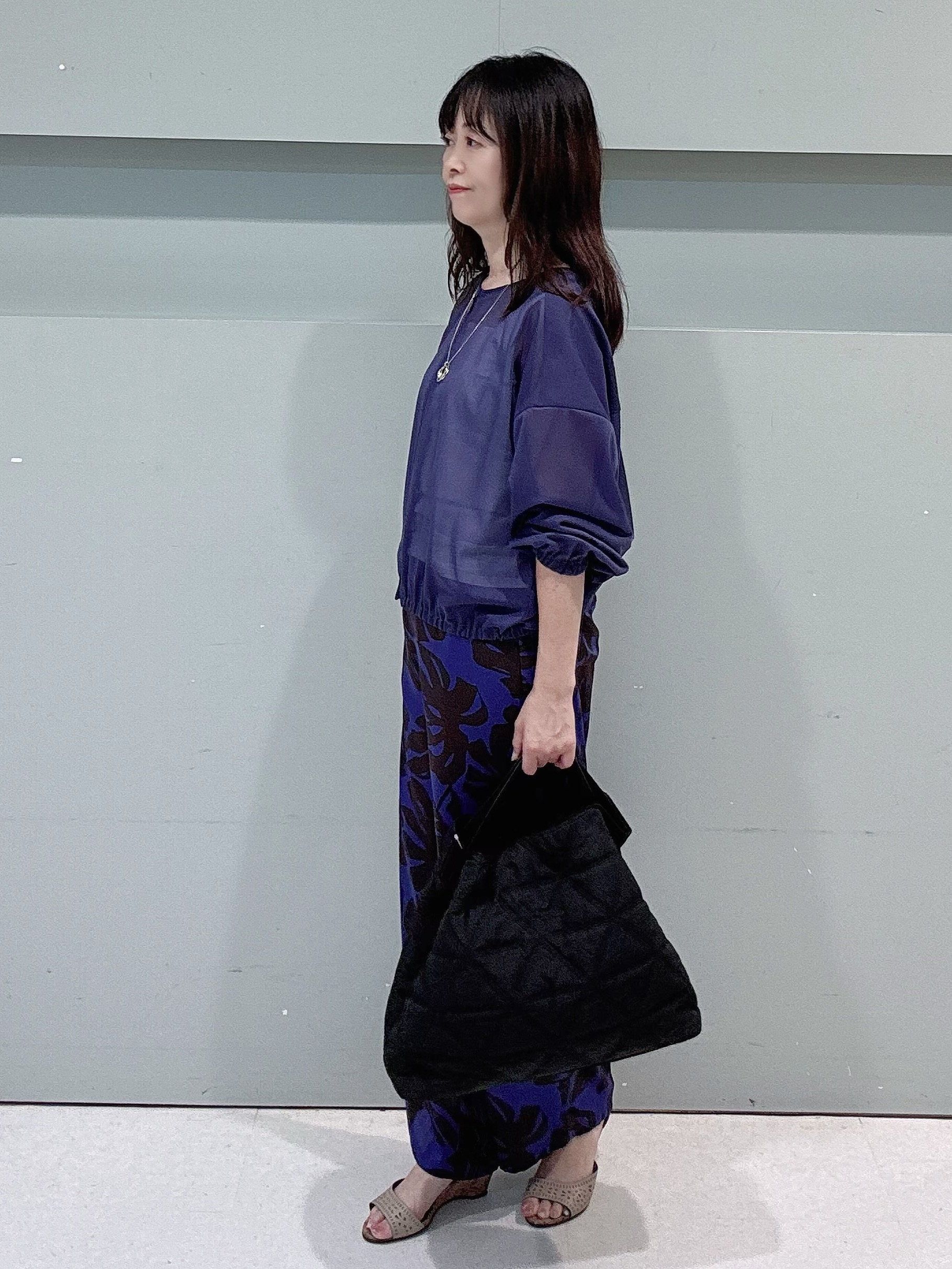 makiさんの「UNTITLED｜【秋羽織り/ジップ】トリコットシアーブラウス」を使ったコーディネート