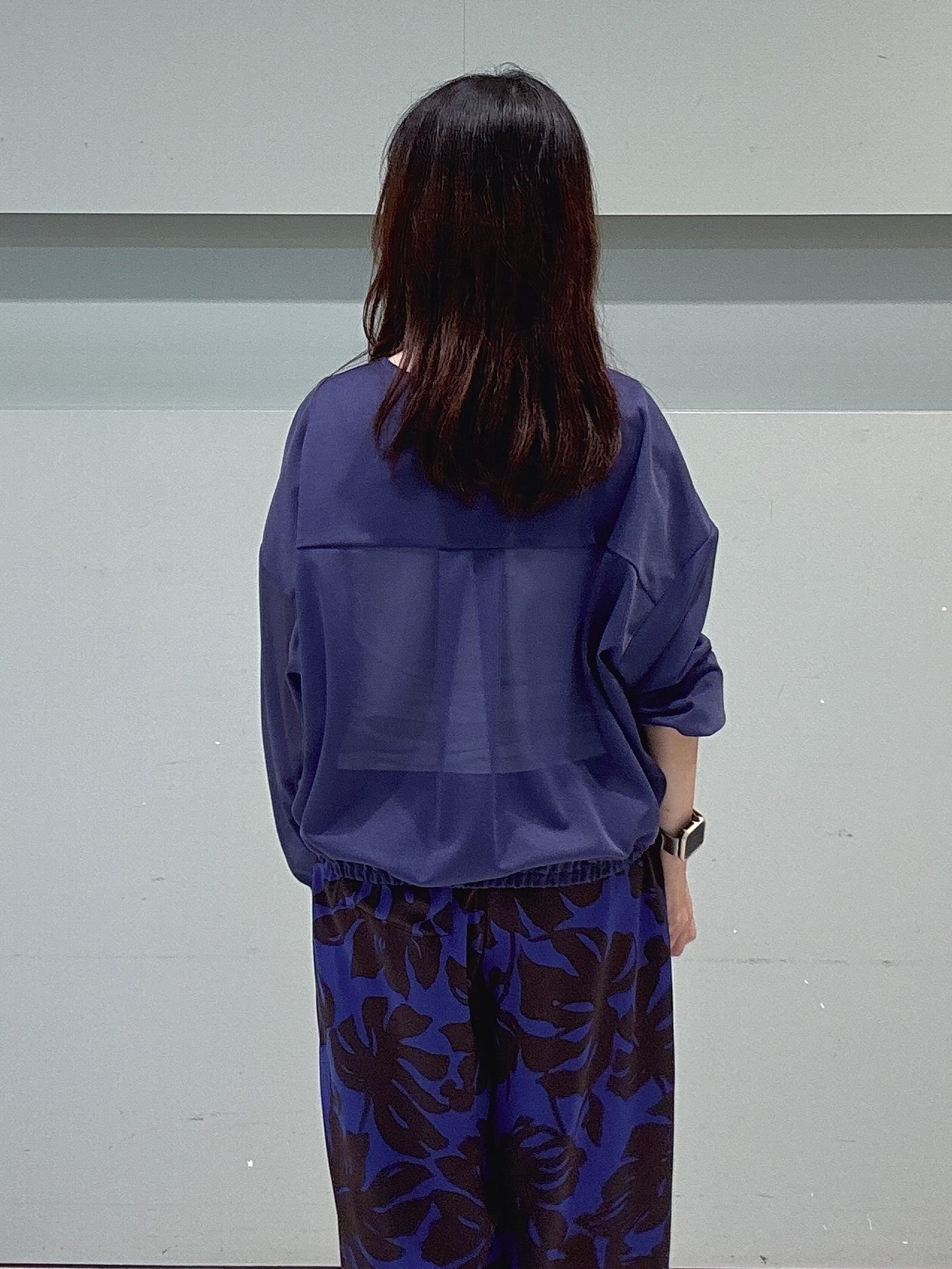 makiさんの「UNTITLED｜【秋羽織り/ジップ】トリコットシアーブラウス」を使ったコーディネート