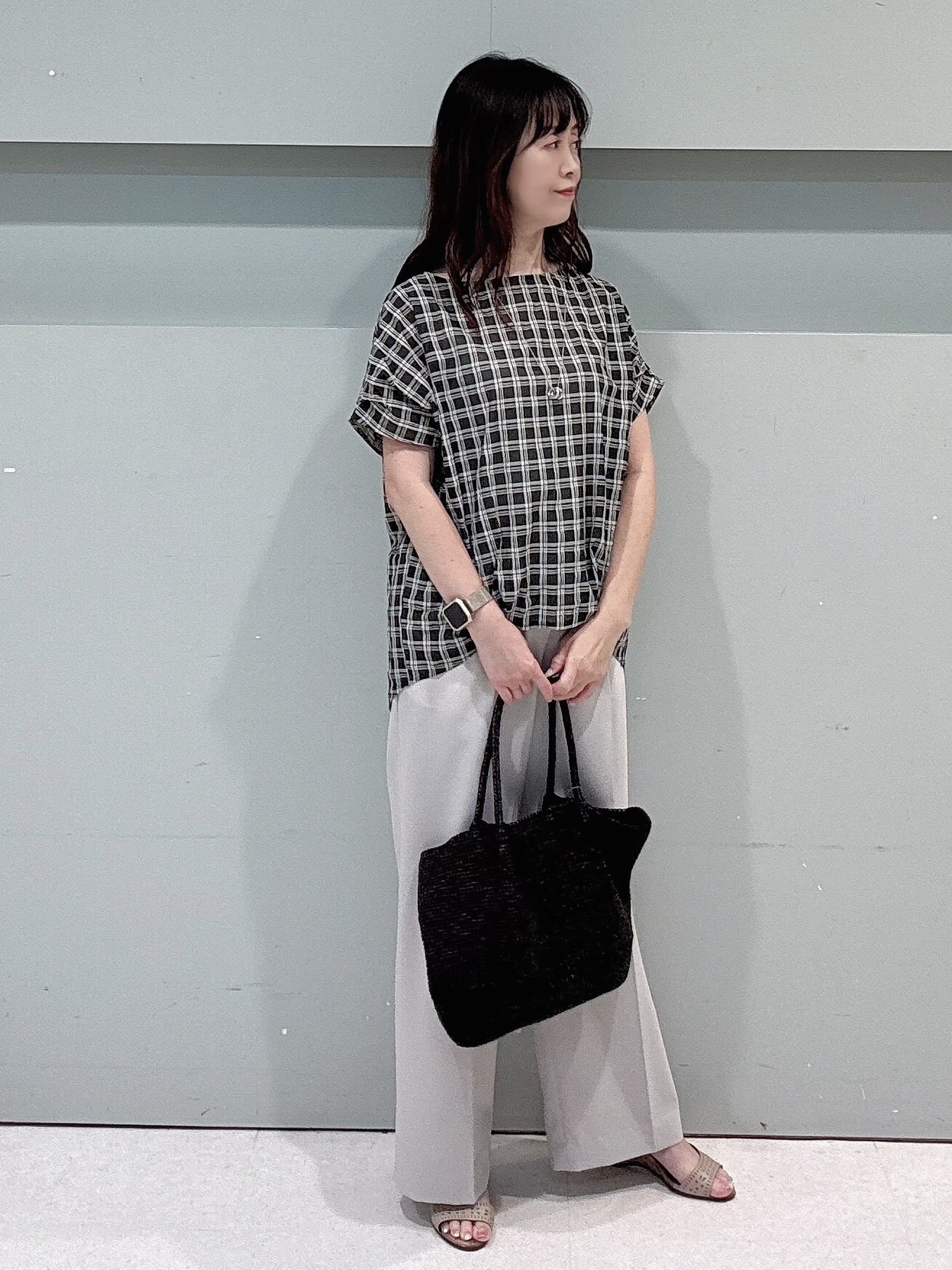 makiさんの「UNTITLED｜【秋めきシャツ/体型カバー】シアーチェックブラウス」を使ったコーディネート