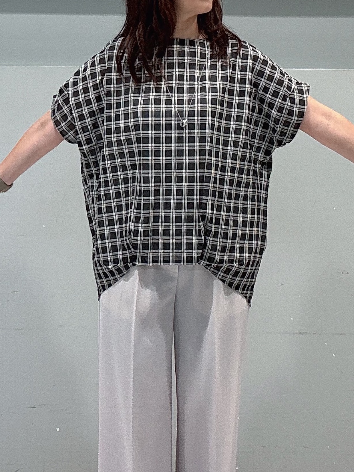makiさんの「UNTITLED｜【秋めきシャツ/体型カバー】シアーチェックブラウス」を使ったコーディネート
