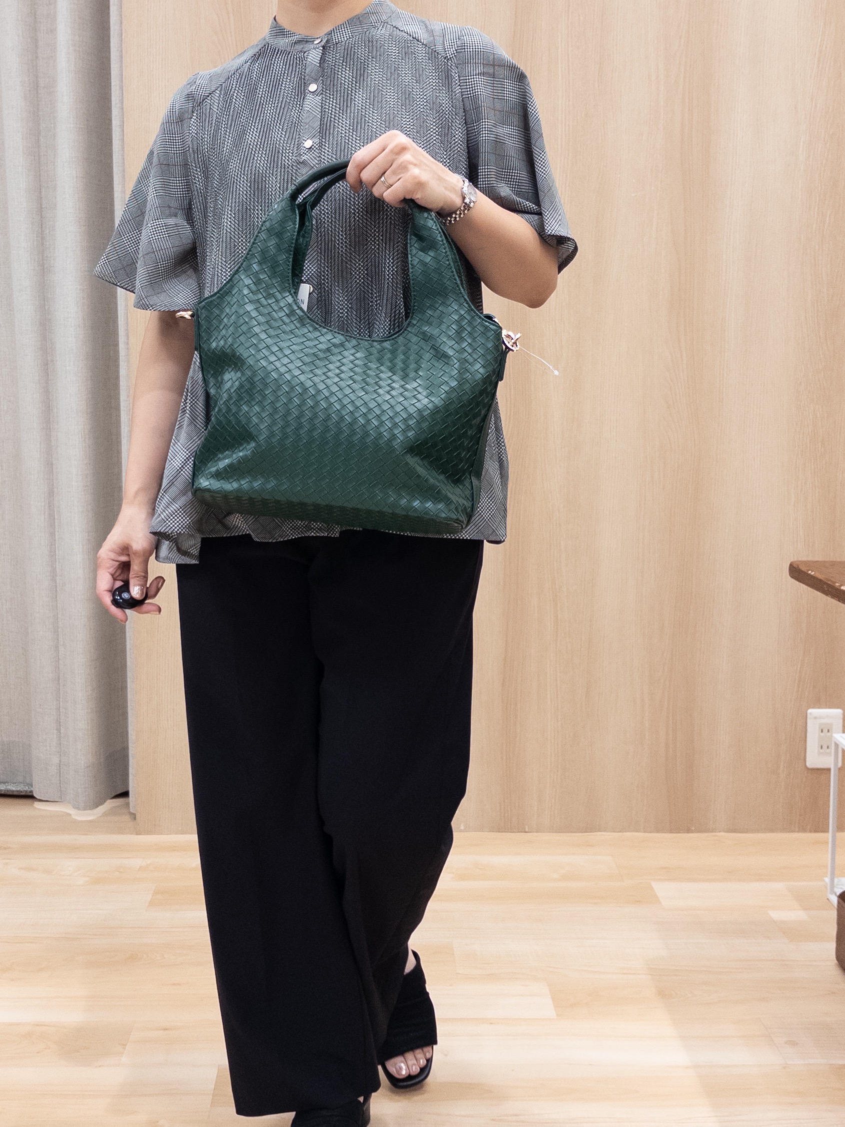 シュウコさんの「grove｜【体型カバー◎】大人フェミニン消しプリーツブラウス」を使ったコーディネート