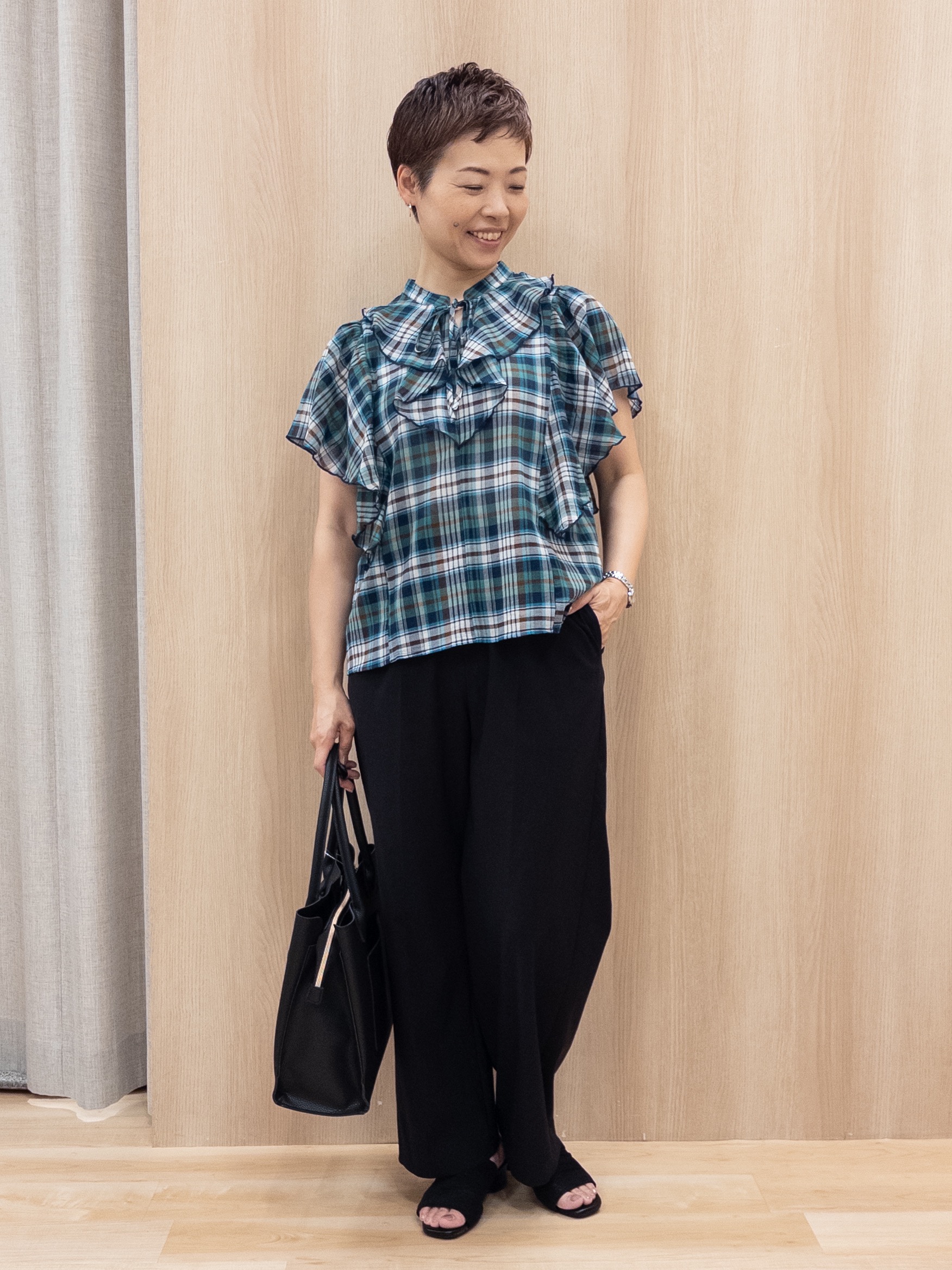 シュウコさんの「grove｜【体型カバー◎】大人フェミニン消しプリーツブラウス」を使ったコーディネート