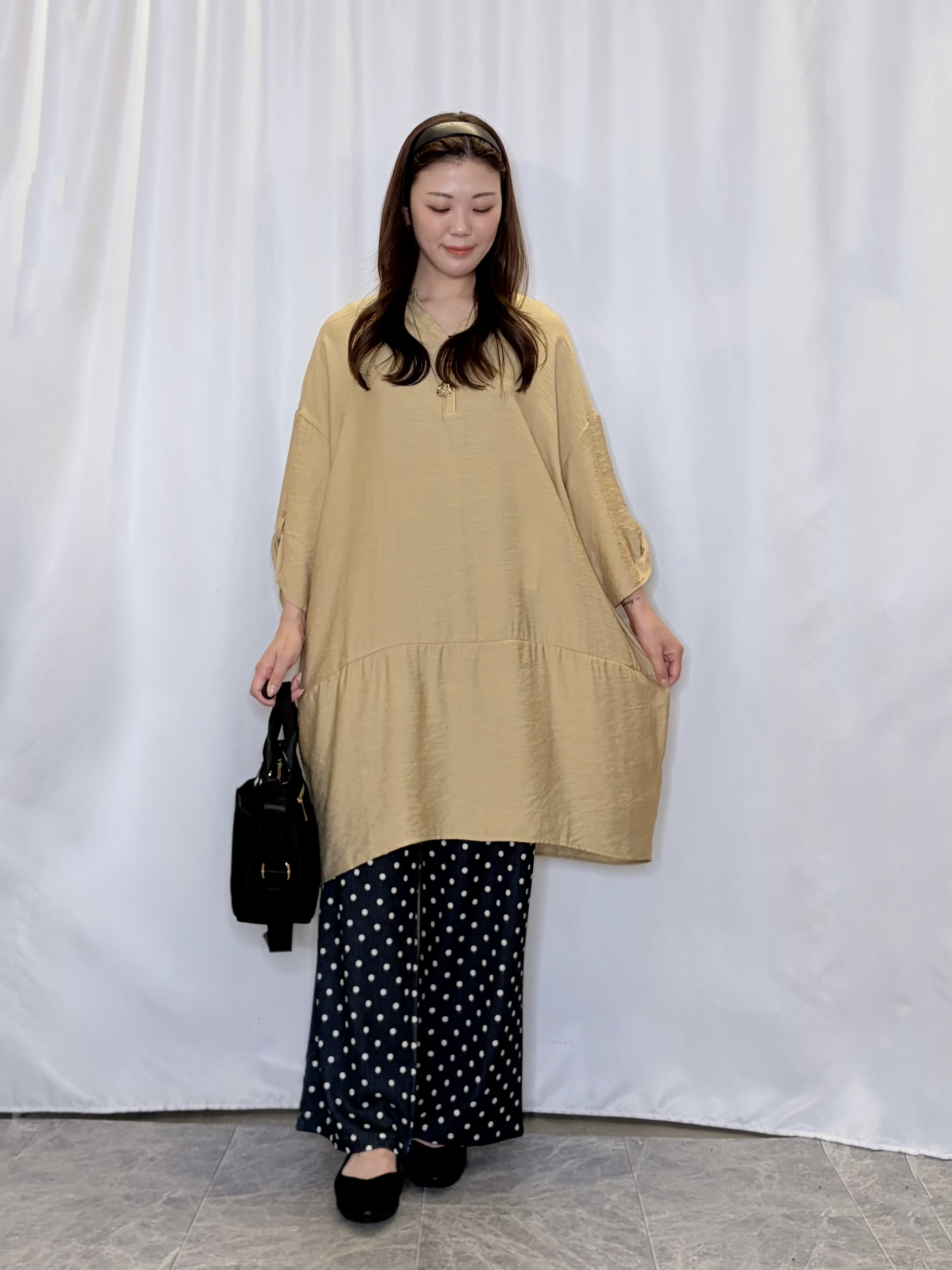 おうめさんの「SHOO･LA･RUE｜【S-LL/洗濯後しわになりにくい】ゆるっと体型カバー 7分袖コクーンチュニック」を使ったコーディネート