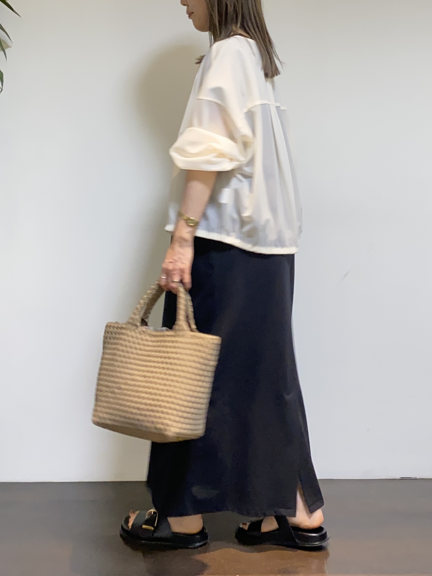tomoさんの「UNTITLED｜【秋羽織り/ジップ】トリコットシアーブラウス」を使ったコーディネート
