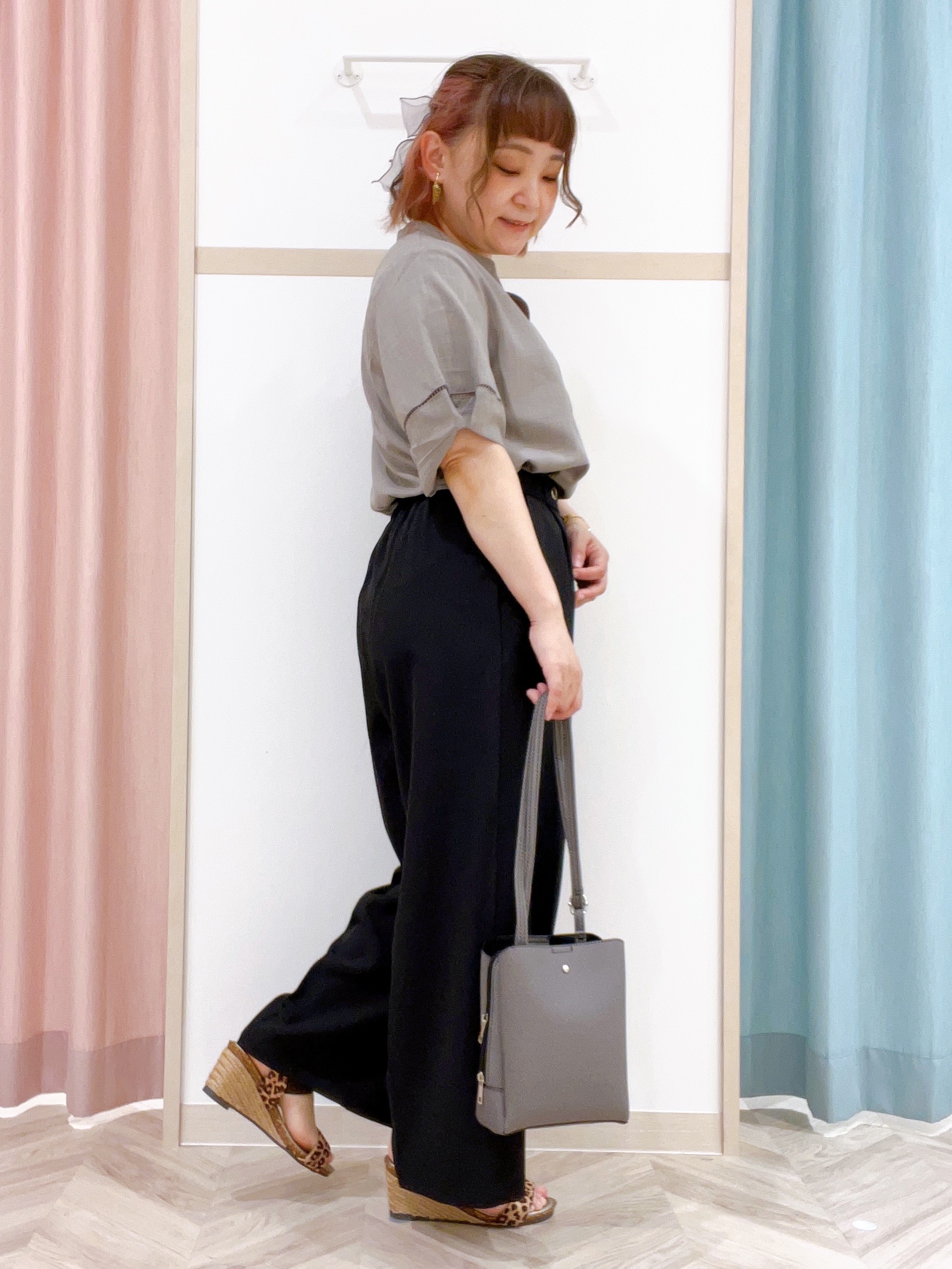 kitaさんの「SHOO･LA･RUE｜【洗濯後しわになりにくい/インせずきまる】シンプルだけど女性らしい 麻調スキッパーブラウス」を使ったコーディネート