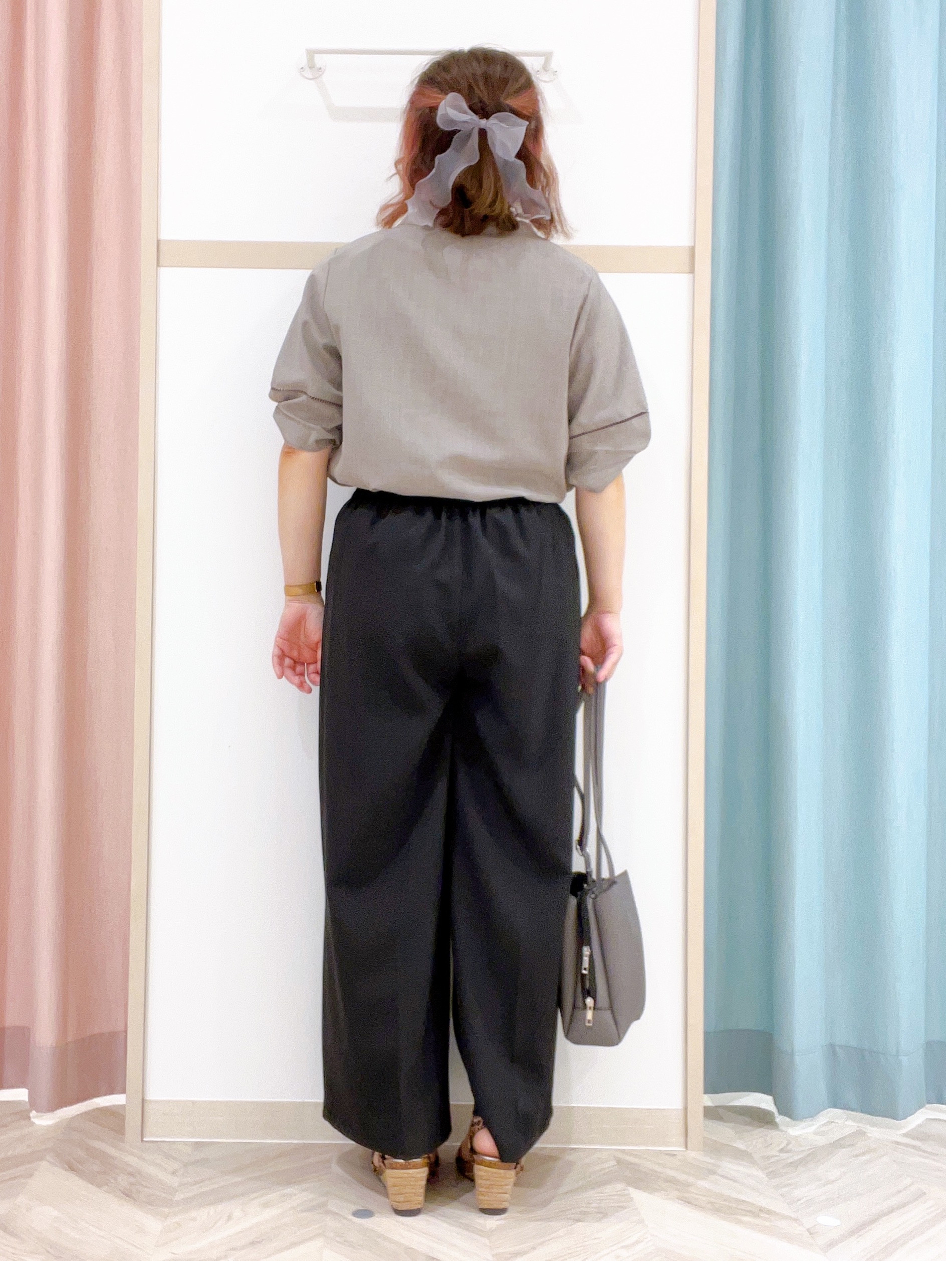 kitaさんの「SHOO･LA･RUE｜【洗濯後しわになりにくい/インせずきまる】シンプルだけど女性らしい 麻調スキッパーブラウス」を使ったコーディネート