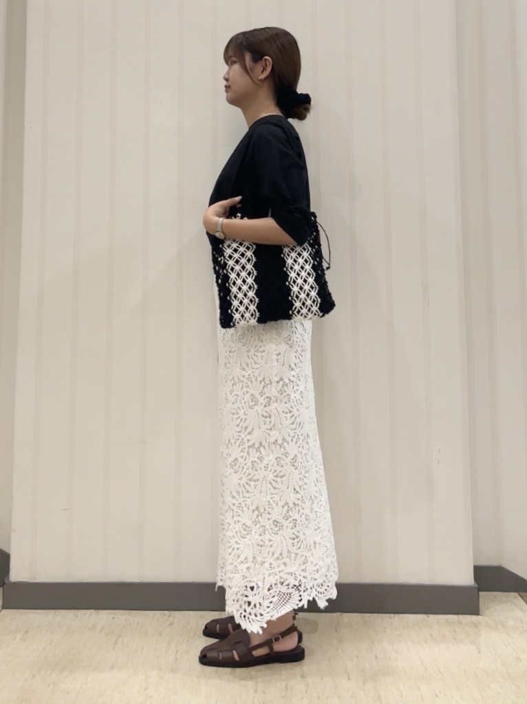 ちひさんの「INDIVI｜【洗える／UVケア】ねじり袖サッカートップス」を使ったコーディネート