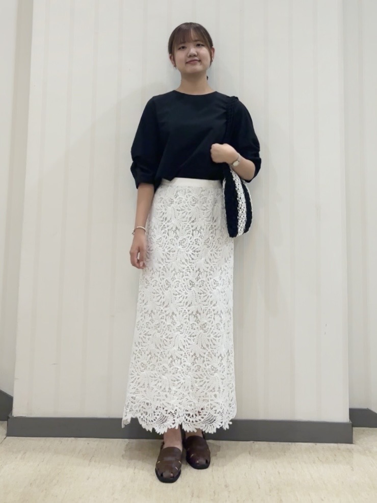ちひさんの「INDIVI｜【洗える／UVケア】ねじり袖サッカートップス」を使ったコーディネート