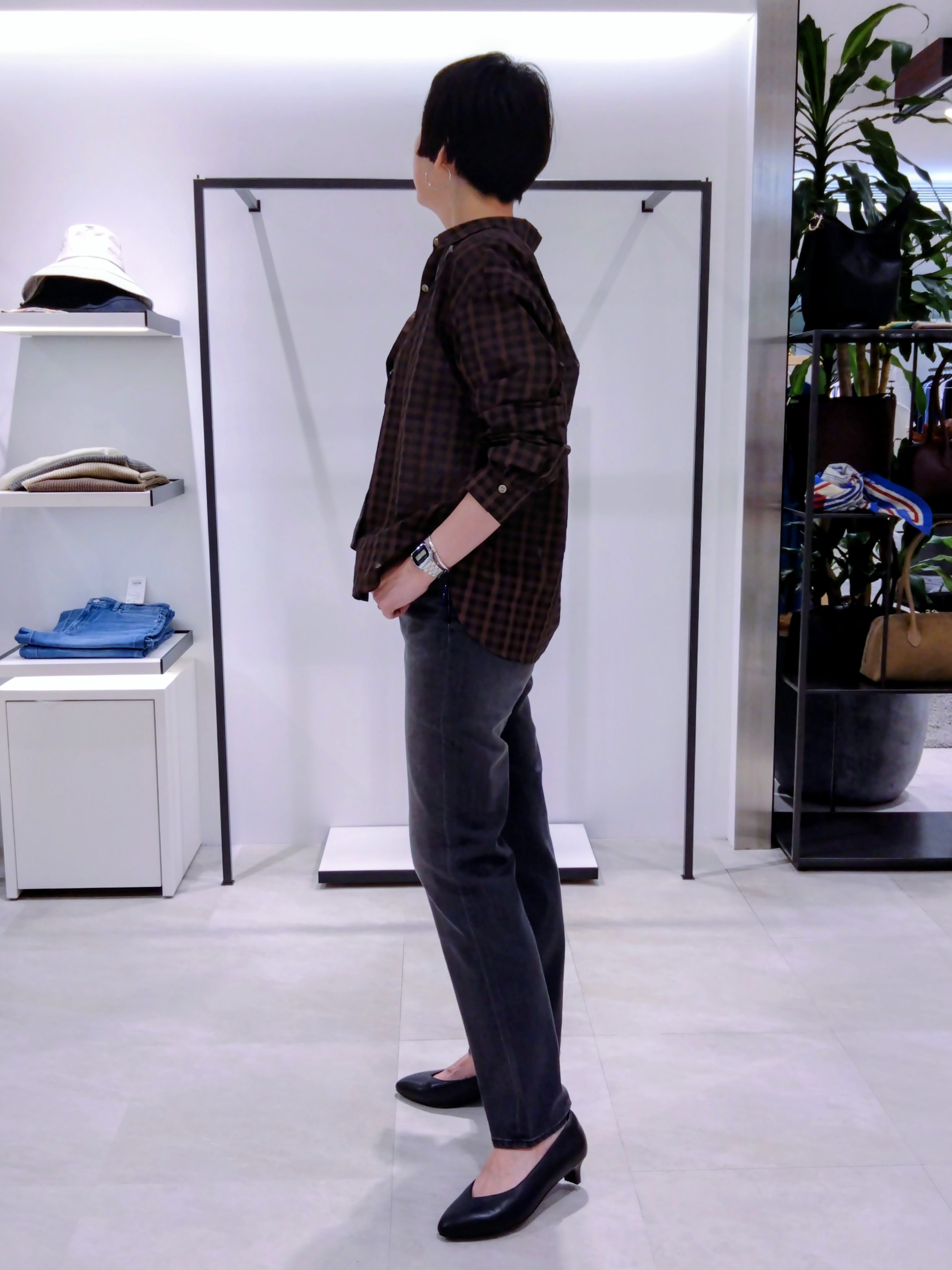 まちこさんの「UNTITLED｜【秋映え/羽織り】シアーチェックシャツブラウス」を使ったコーディネート