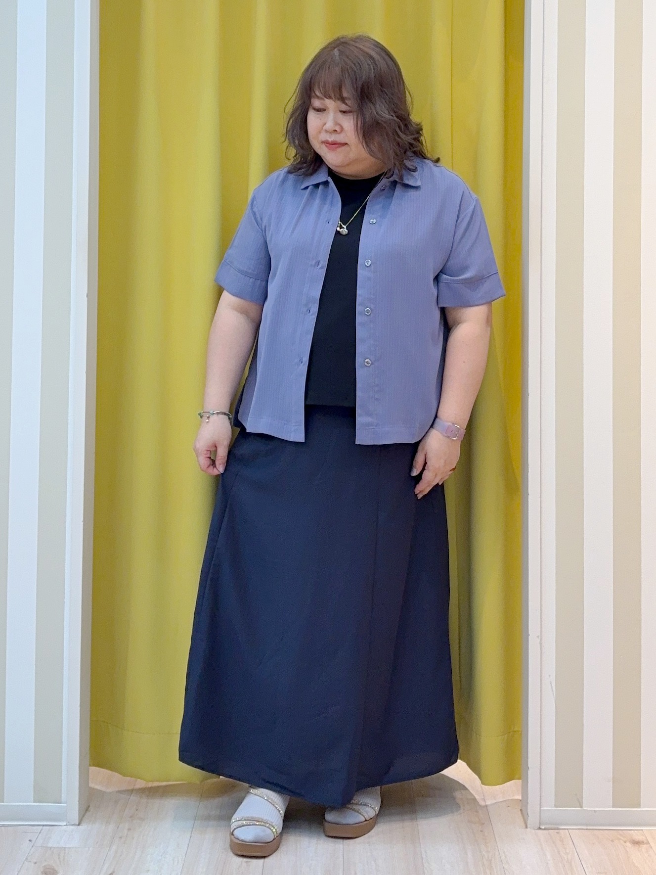 kotoさんさんの「SHOO･LA･RUE｜【通気性〇/UV/S-LL】洗濯後しわになりにくい とろみストライプシャツ」を使ったコーディネート