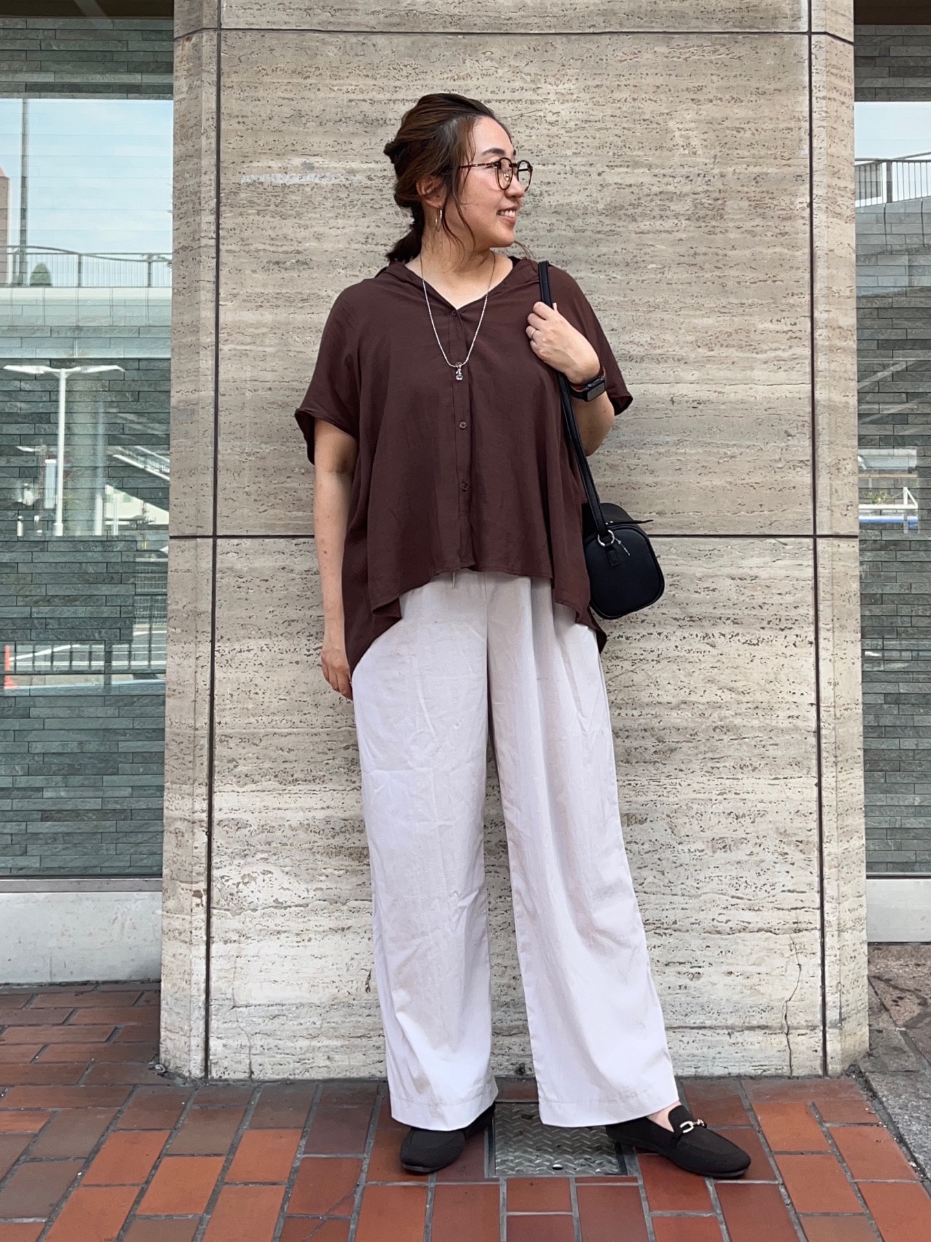 harusakuさんの「SHOO･LA･RUE｜【UV/洗濯機可】ほんのりシアーで上品な バックギャザーブラウス」を使ったコーディネート