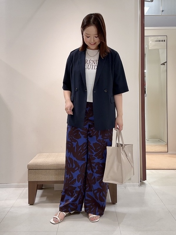 YUIさんの「UNTITLED｜【秋の通勤羽織/セットアップ可/UVカット】エアリークール半袖ジャケット」を使ったコーディネート