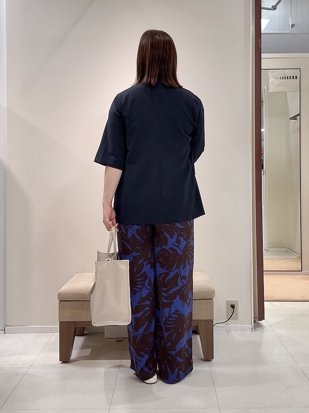 YUIさんの「UNTITLED｜【秋の通勤羽織/セットアップ可/UVカット】エアリークール半袖ジャケット」を使ったコーディネート