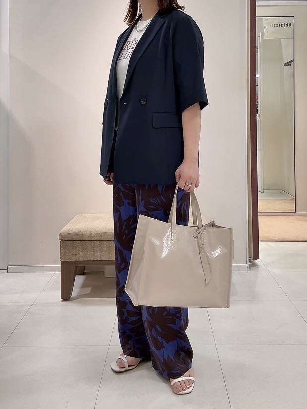 YUIさんの「UNTITLED｜【秋の通勤羽織/セットアップ可/UVカット】エアリークール半袖ジャケット」を使ったコーディネート