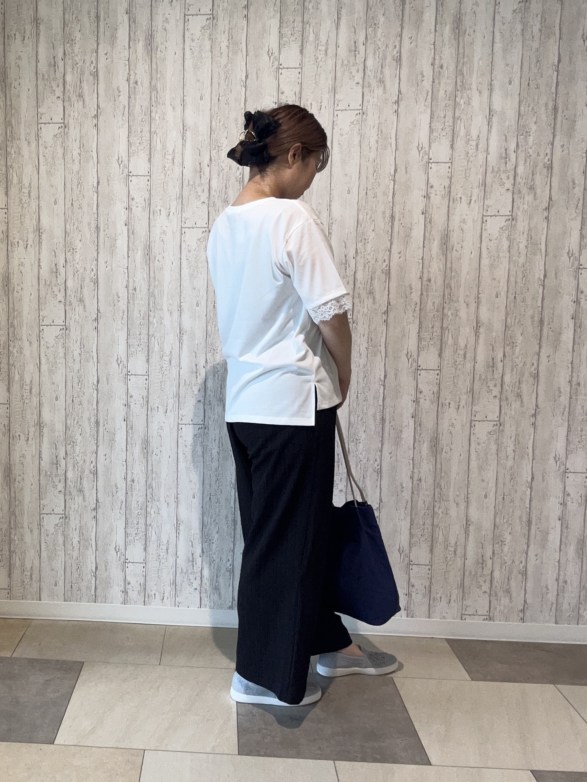 yokoさんの「SHOO･LA･RUE｜【UV/S-LL/洗濯機可】柄アソート お袖レースが旬顔 上品に決まる大人Tシャツ」を使ったコーディネート