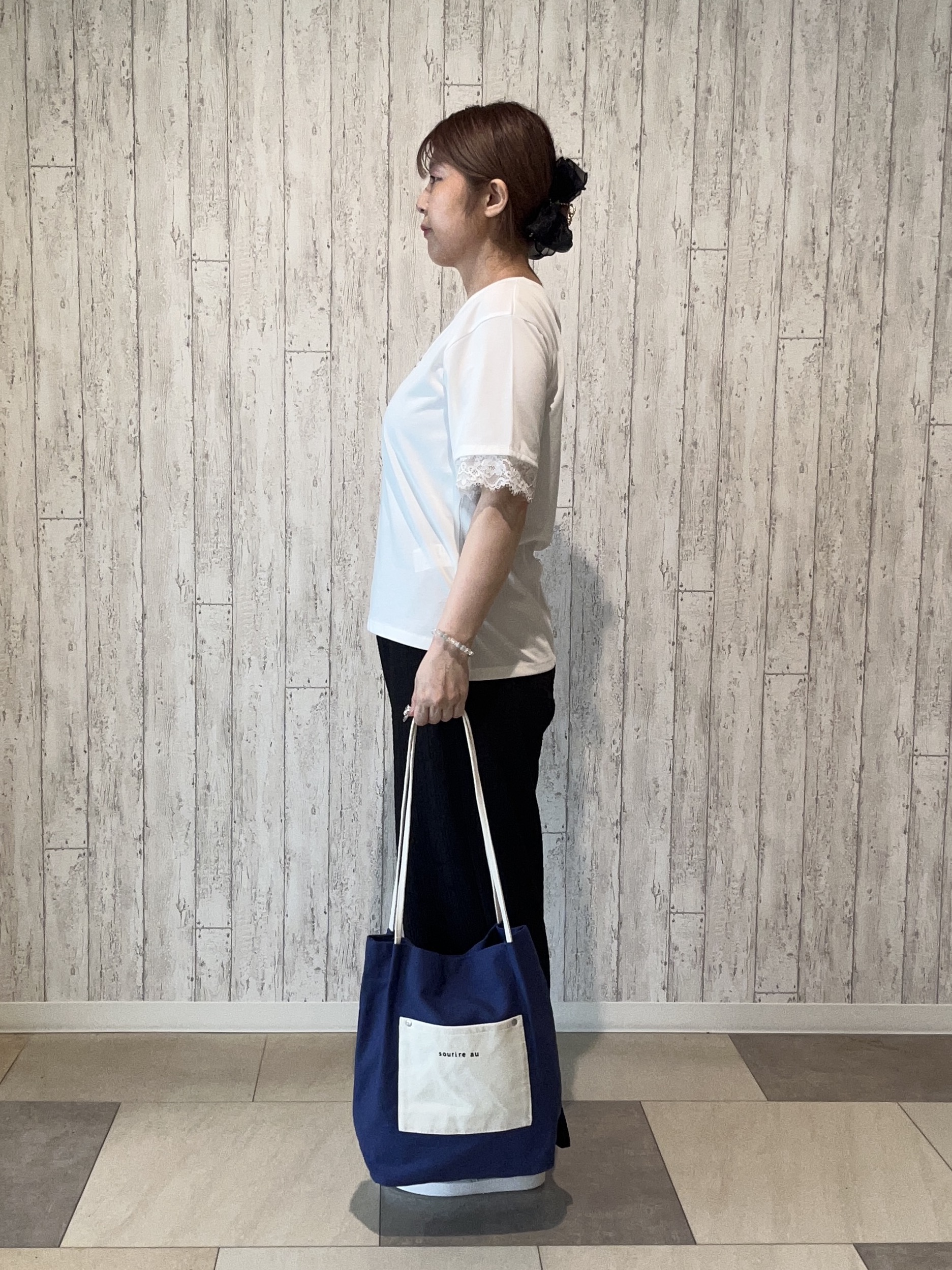 yokoさんの「SHOO･LA･RUE｜【UV/S-LL/洗濯機可】柄アソート お袖レースが旬顔 上品に決まる大人Tシャツ」を使ったコーディネート