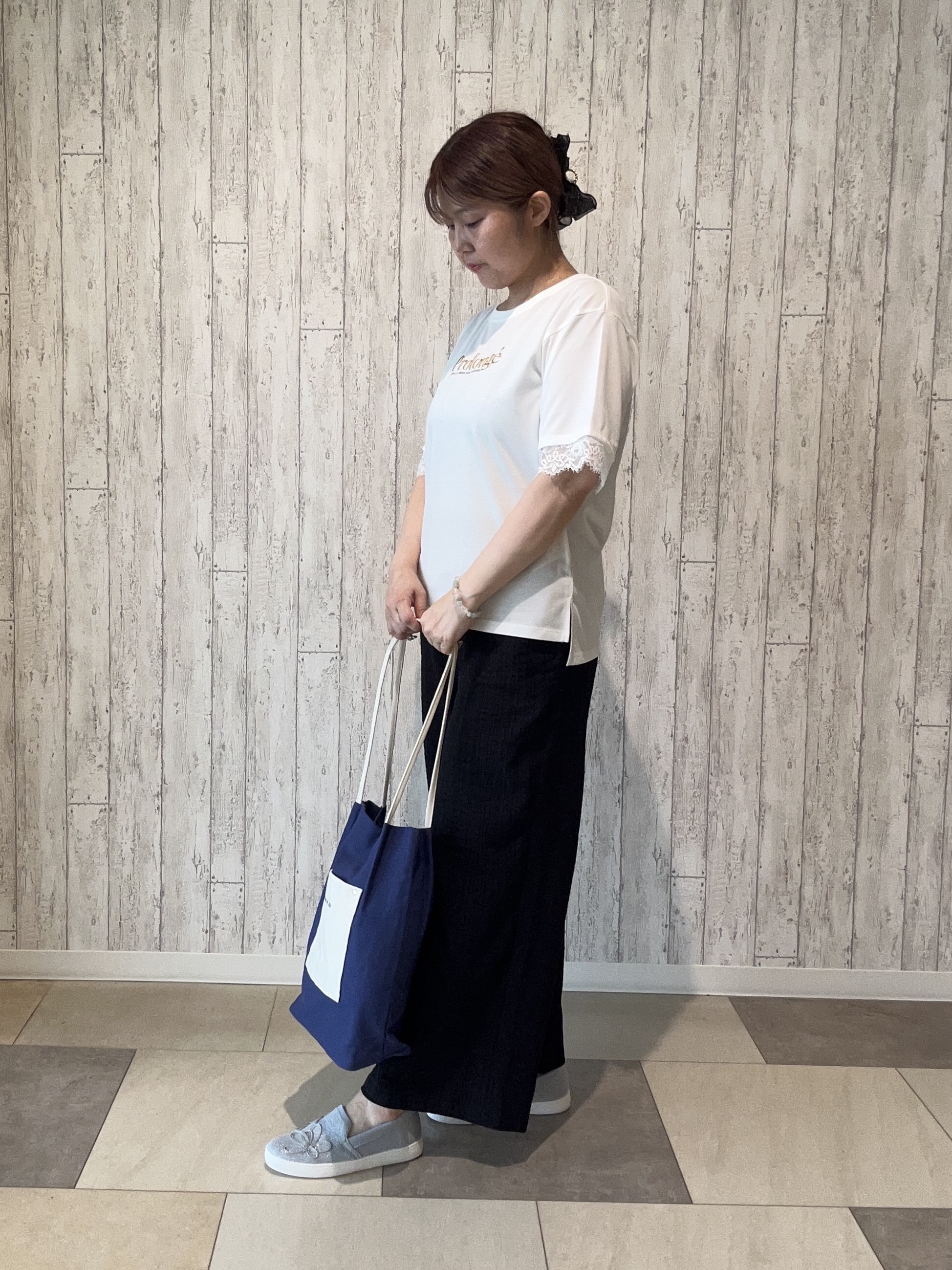 yokoさんの「SHOO･LA･RUE｜【UV/S-LL/洗濯機可】柄アソート お袖レースが旬顔 上品に決まる大人Tシャツ」を使ったコーディネート