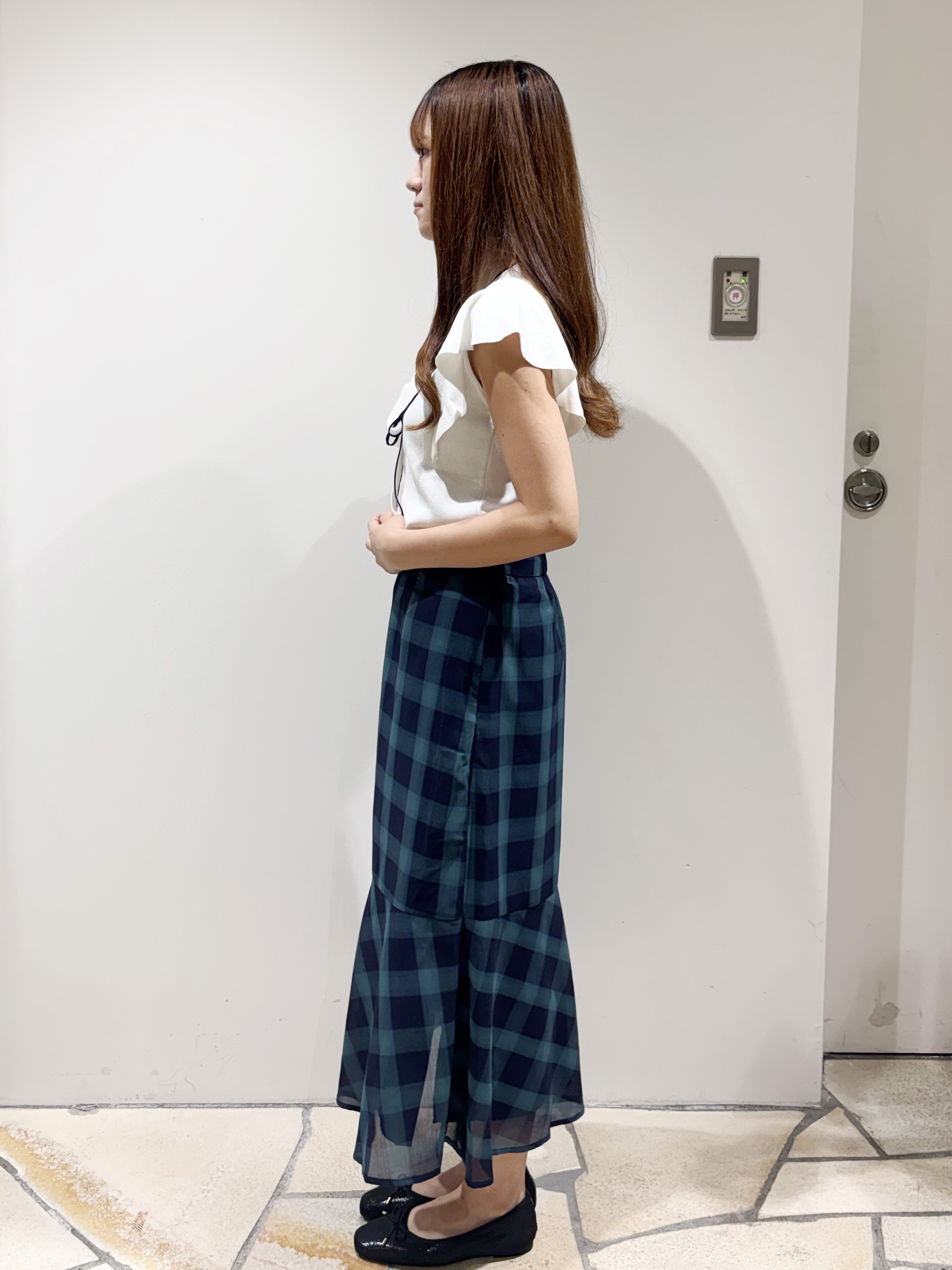 みあたんさんの「index｜【UVケア／接触冷感】バイカラーボウタイフリルトップス《洗濯機OK》」を使ったコーディネート