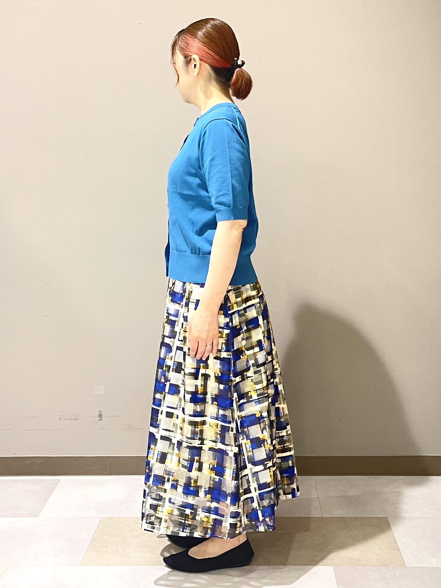 Tomoさんの「UNTITLED｜【すっきり秋羽織り/前開きボタン】ドライタッチ5分袖カーディガン」を使ったコーディネート