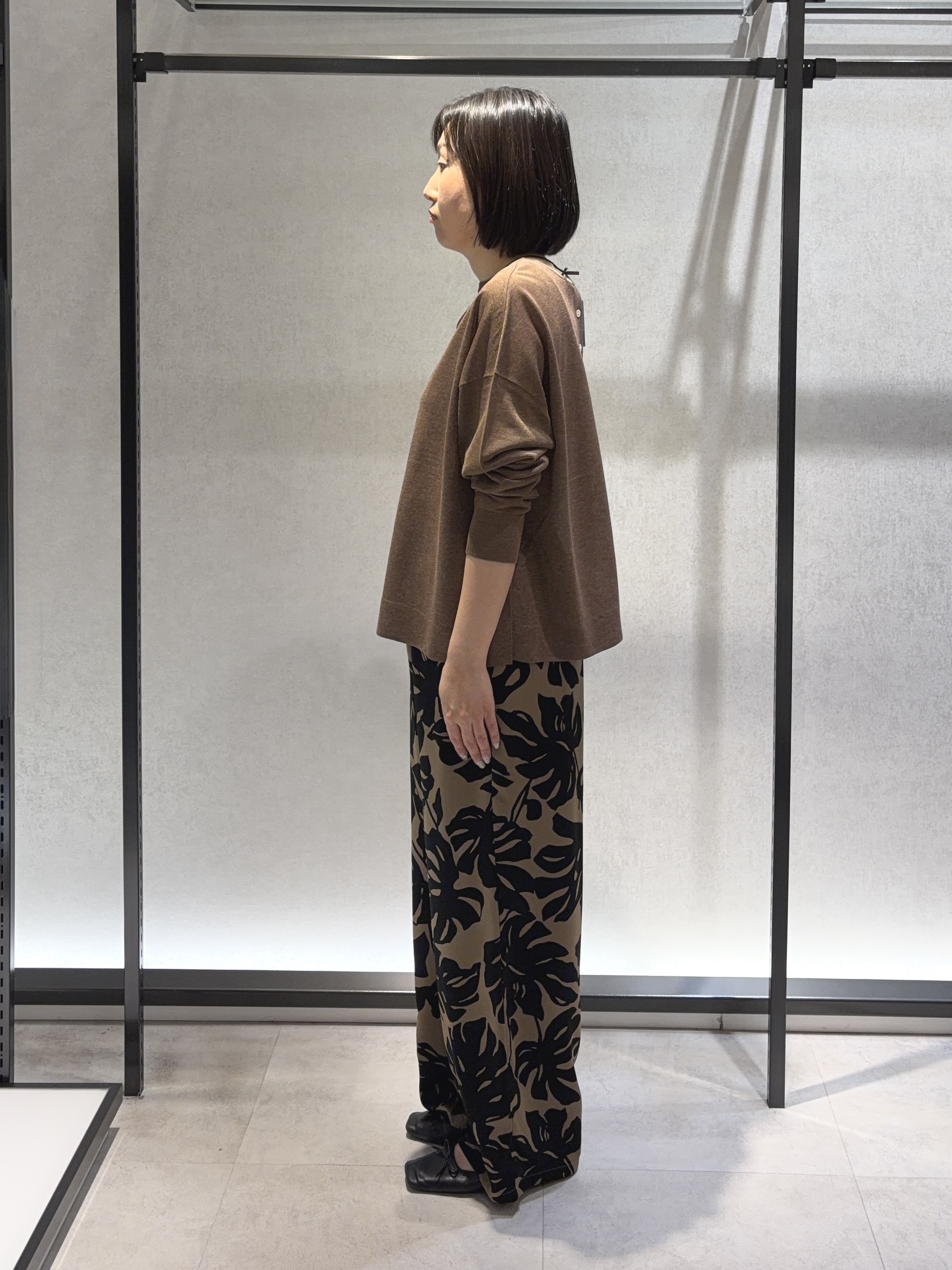 わたなべさんの「UNTITLED｜【アンサンブル可/秋羽織り/シアー】前後2WAYカーディガン」を使ったコーディネート