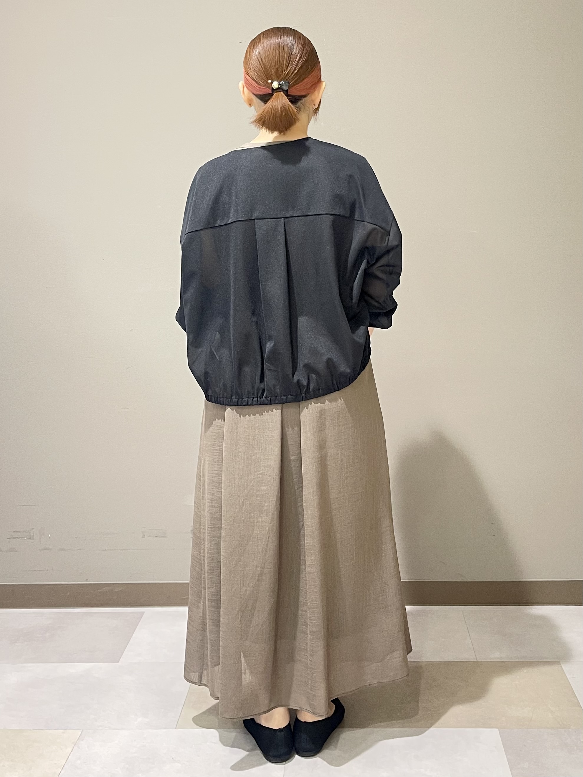 Tomoさんの「UNTITLED｜【秋映え/ジレとしても〇】シアーVネックワンピース」を使ったコーディネート